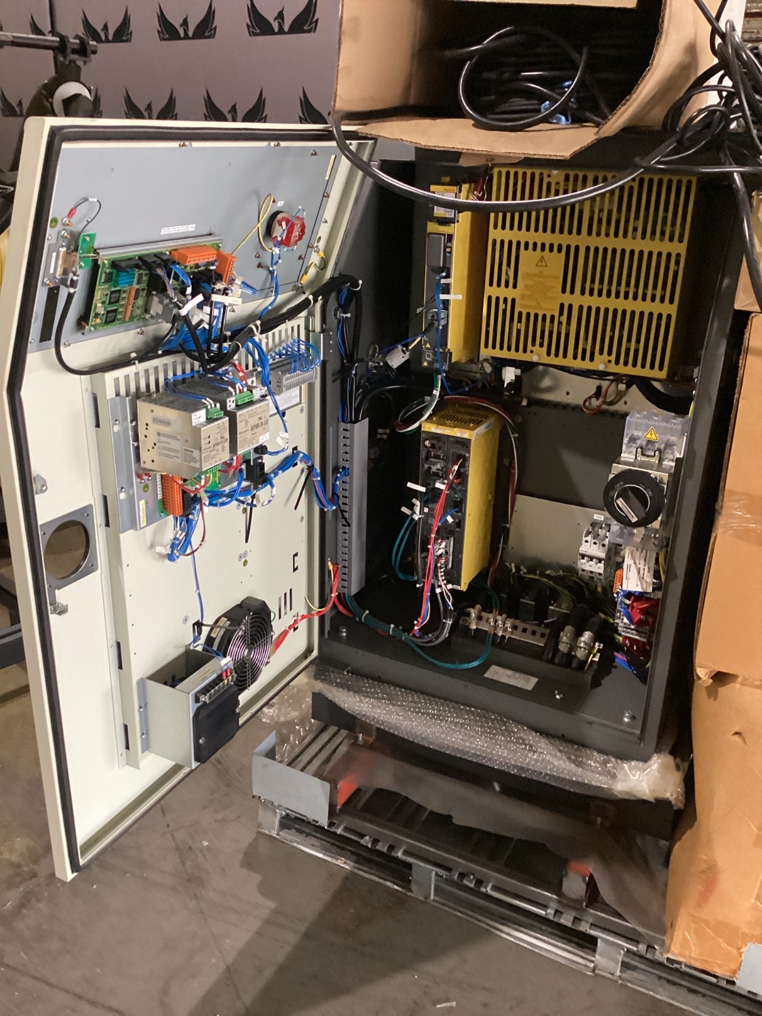 FANUC M-900iA/260L Complete w/ R-30iA Controls USED - Low Hours 5