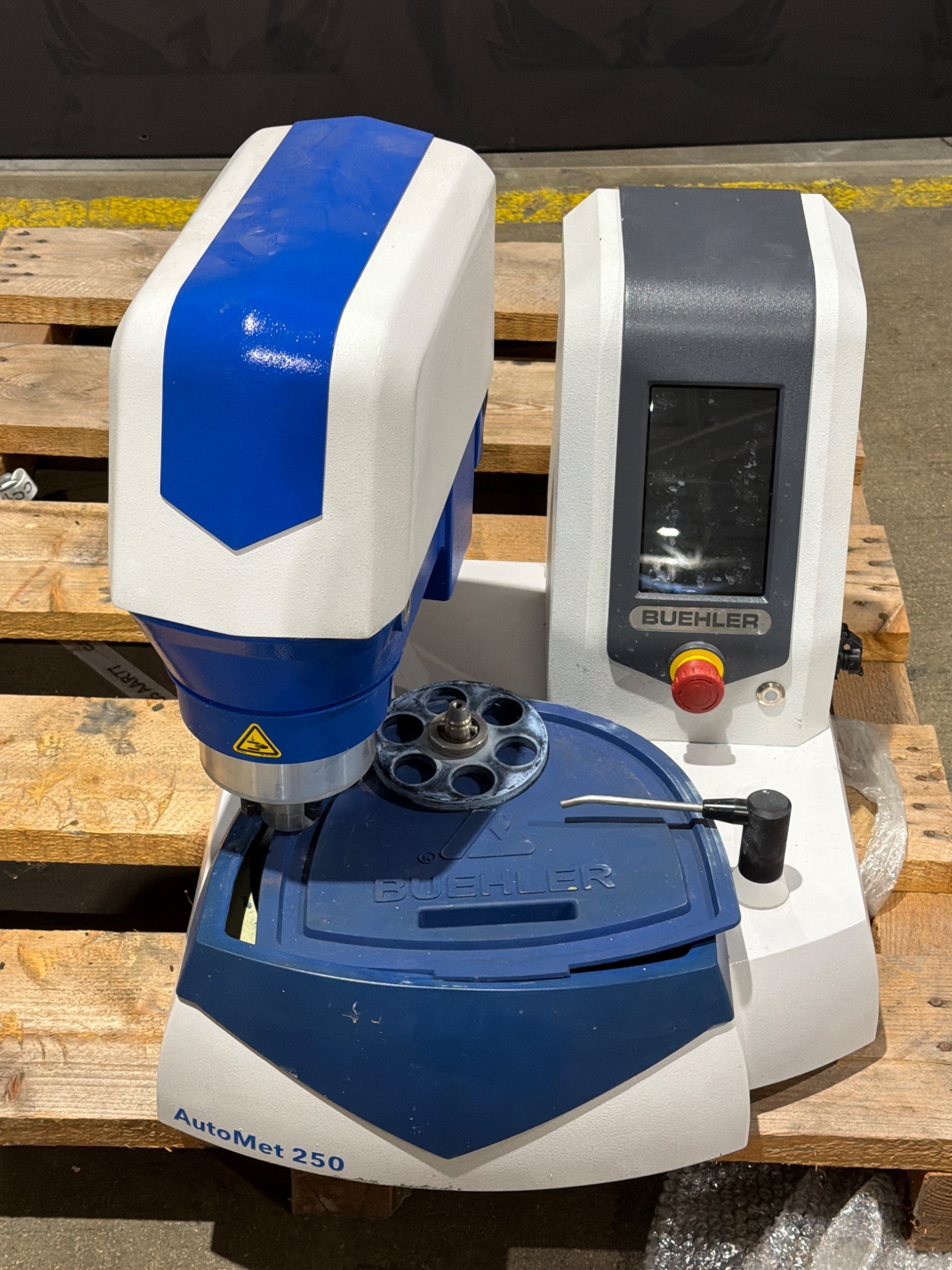BUEHLER 49‑7258 AutoMet 250 Semi‑Automatic Grinder‑Polisher WORKING 0
