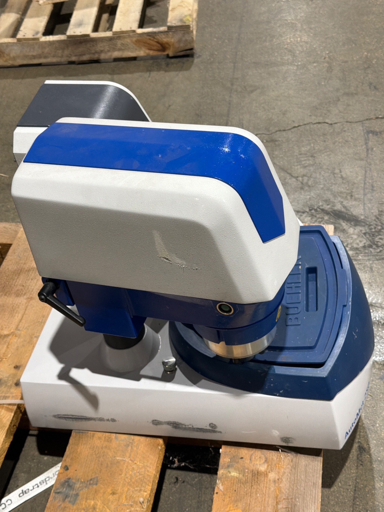 BUEHLER 49‑7258 AutoMet 250 Semi‑Automatic Grinder‑Polisher WORKING 1