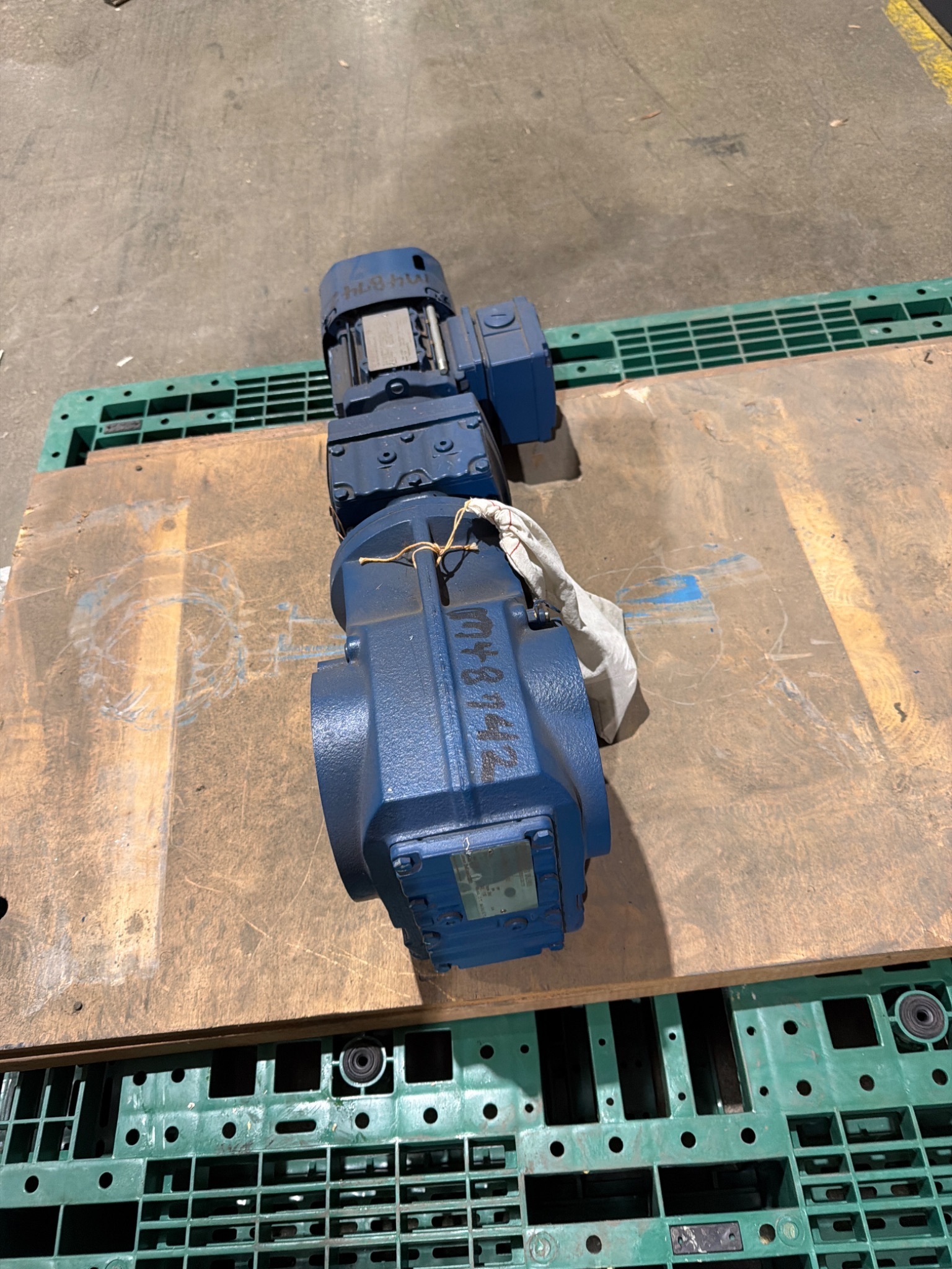 SEW‑EURODRIVE KA57DR37 Gearmotor 215:1 Ratio 0.25 HP USED 2