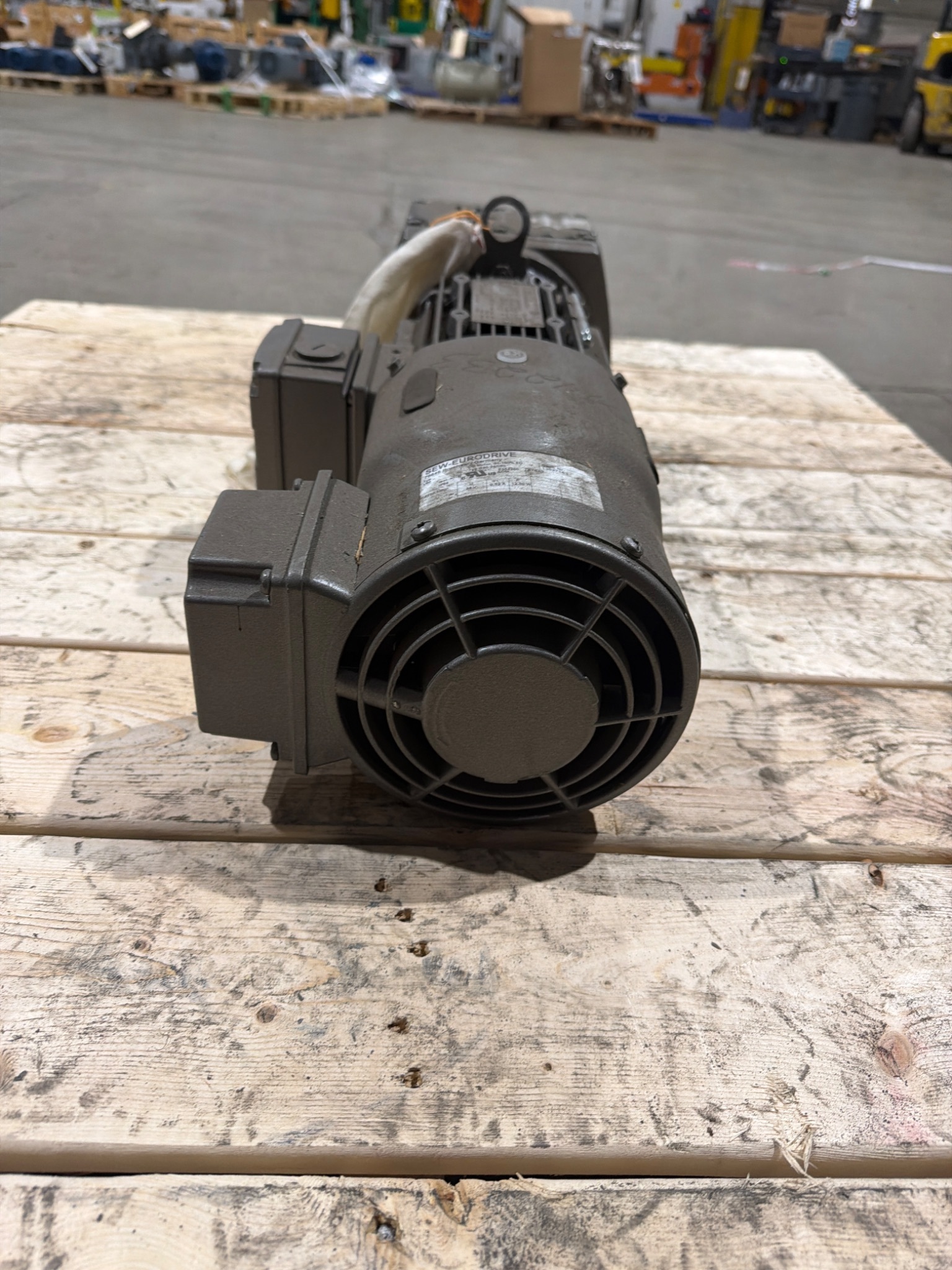 SEW‑EURODRIVE R57DR80M4 Gearmotor 1 HP 43.3:1 Brake NEW 3
