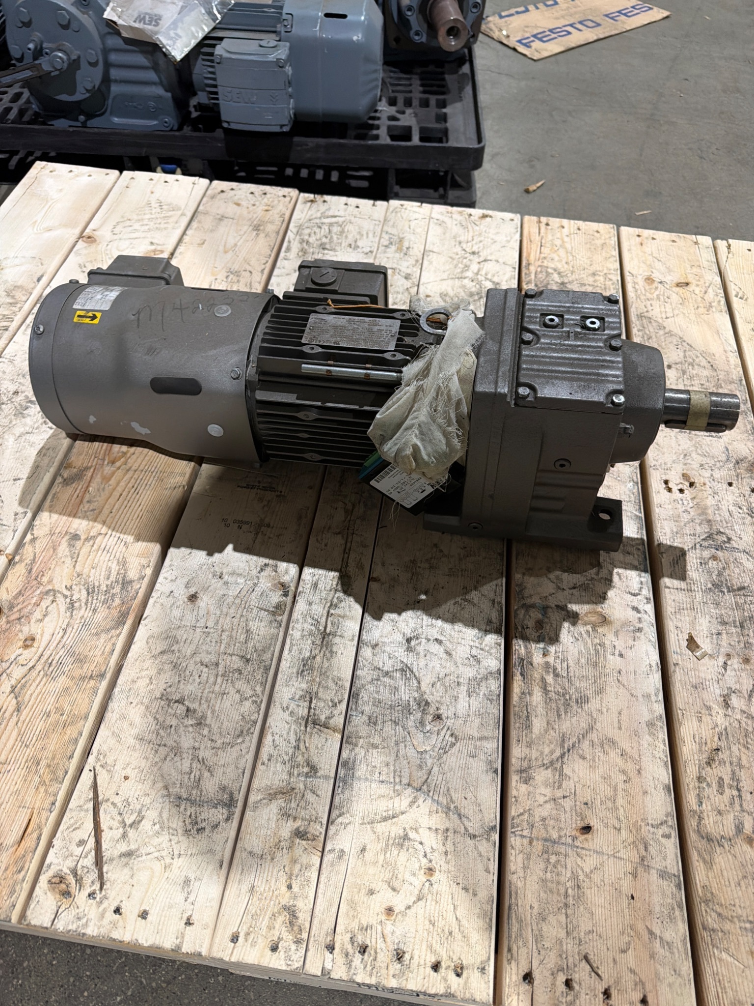 SEW-EURODRIVE R57DR80M4 SERIES - NEW 2
