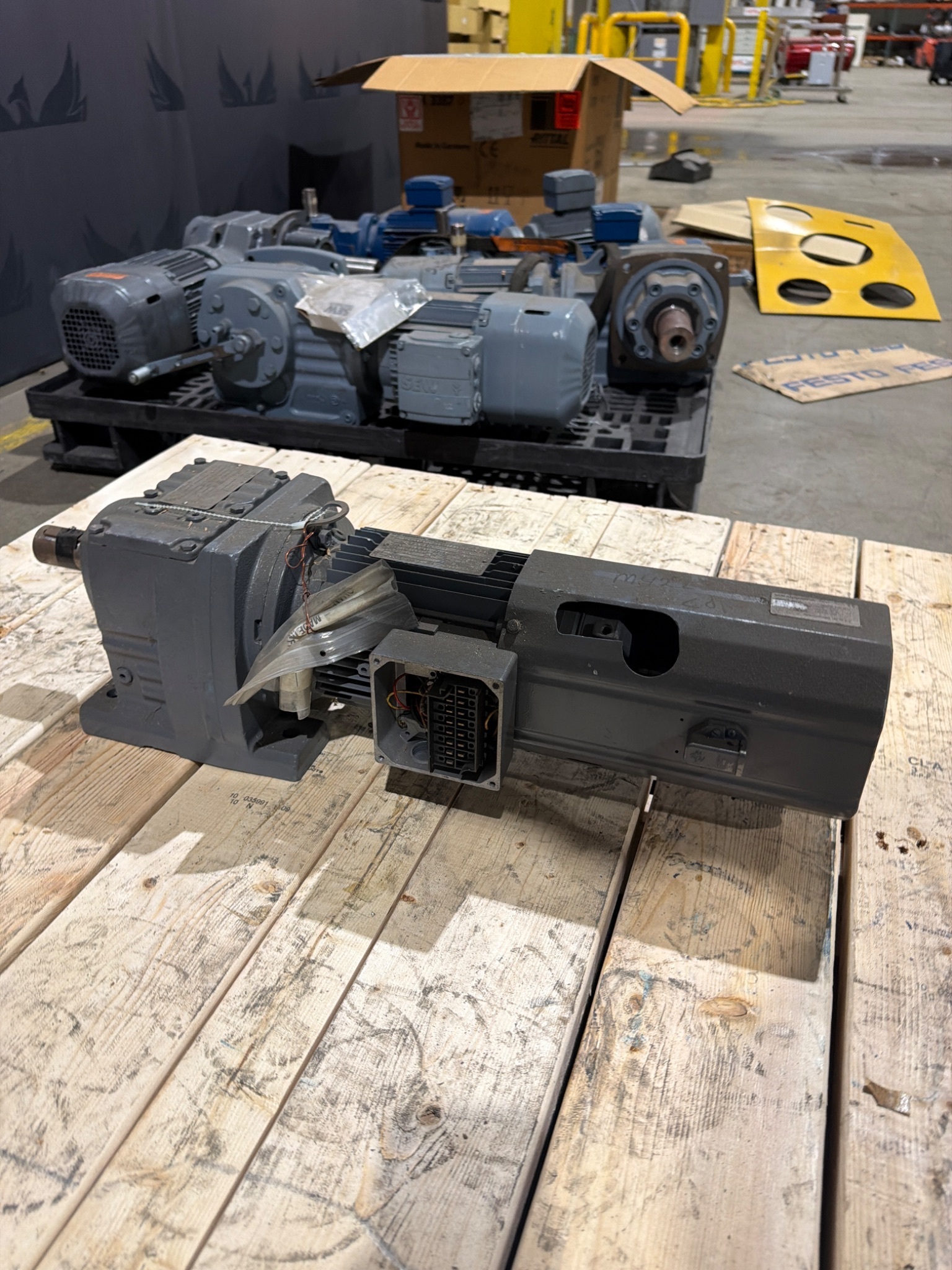 SEW‑EURODRIVE Gearmotor - DFT80N4/BMC/HB/TF/TC - USED 1