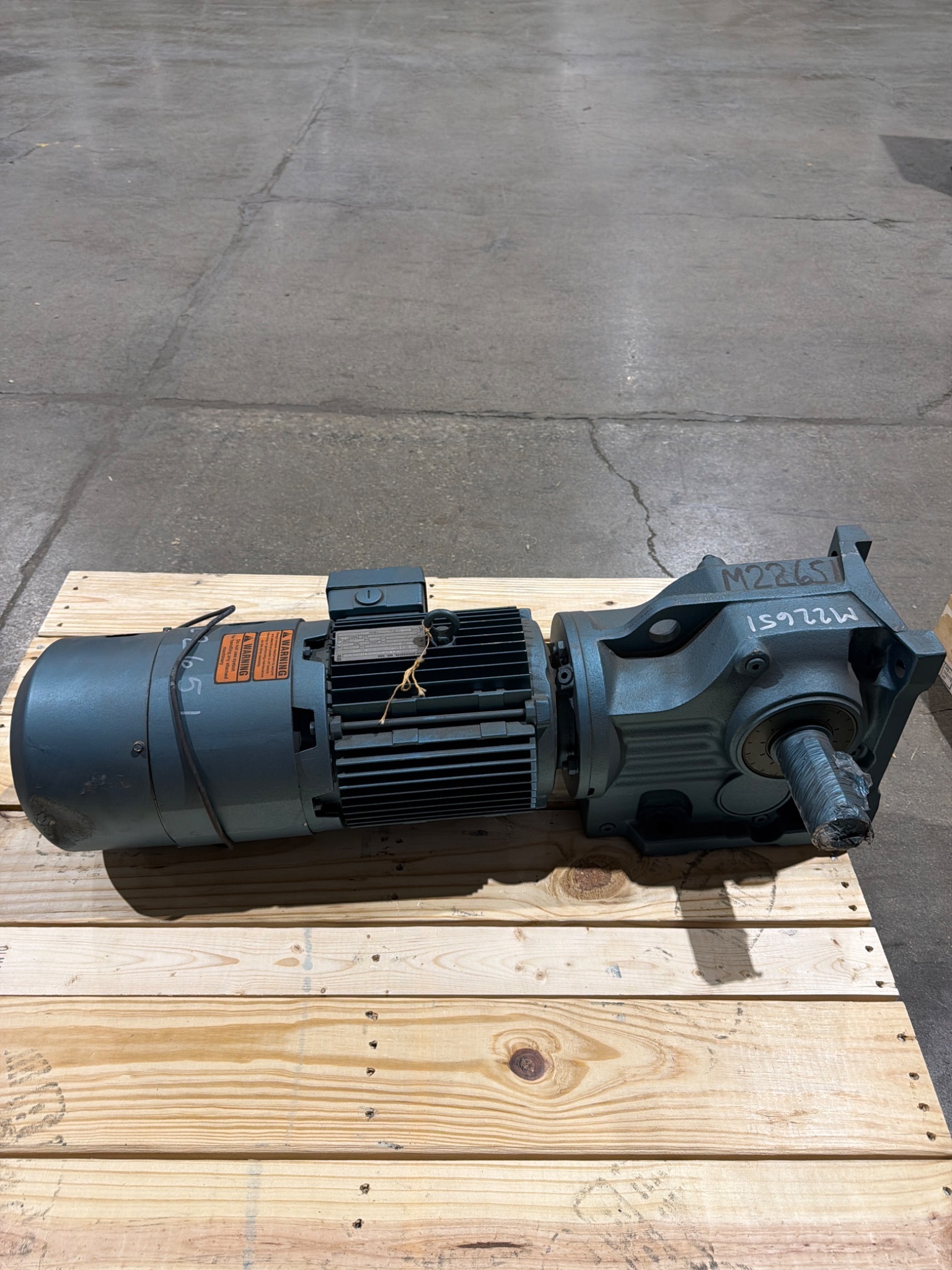 SEW‑EURODRIVE K77DV112M4 Gearmotor - NEW 4