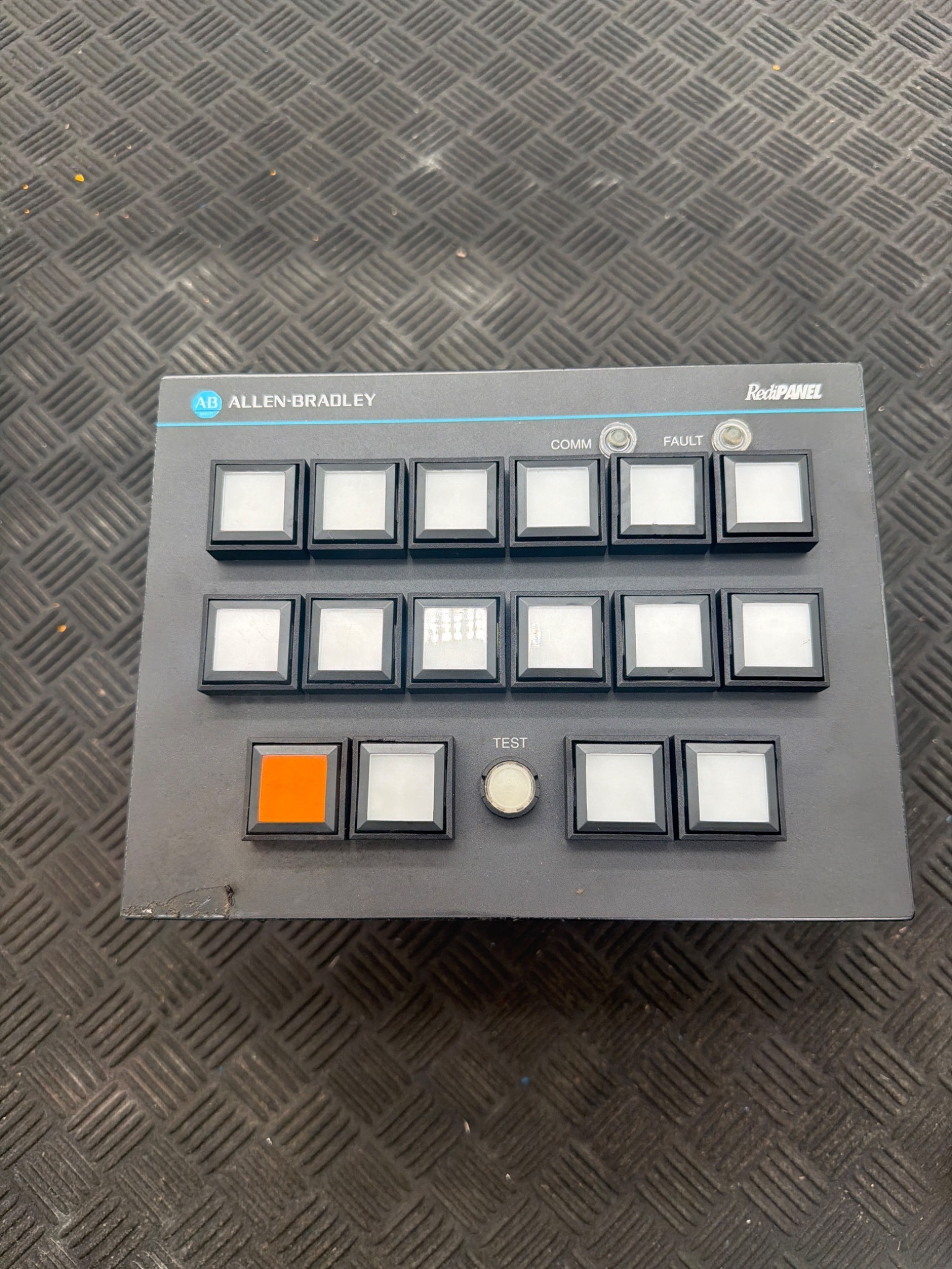 ALLEN BRADLEY 2705‑P21J1 16‑Button RediPANEL Operator Interface USED 0