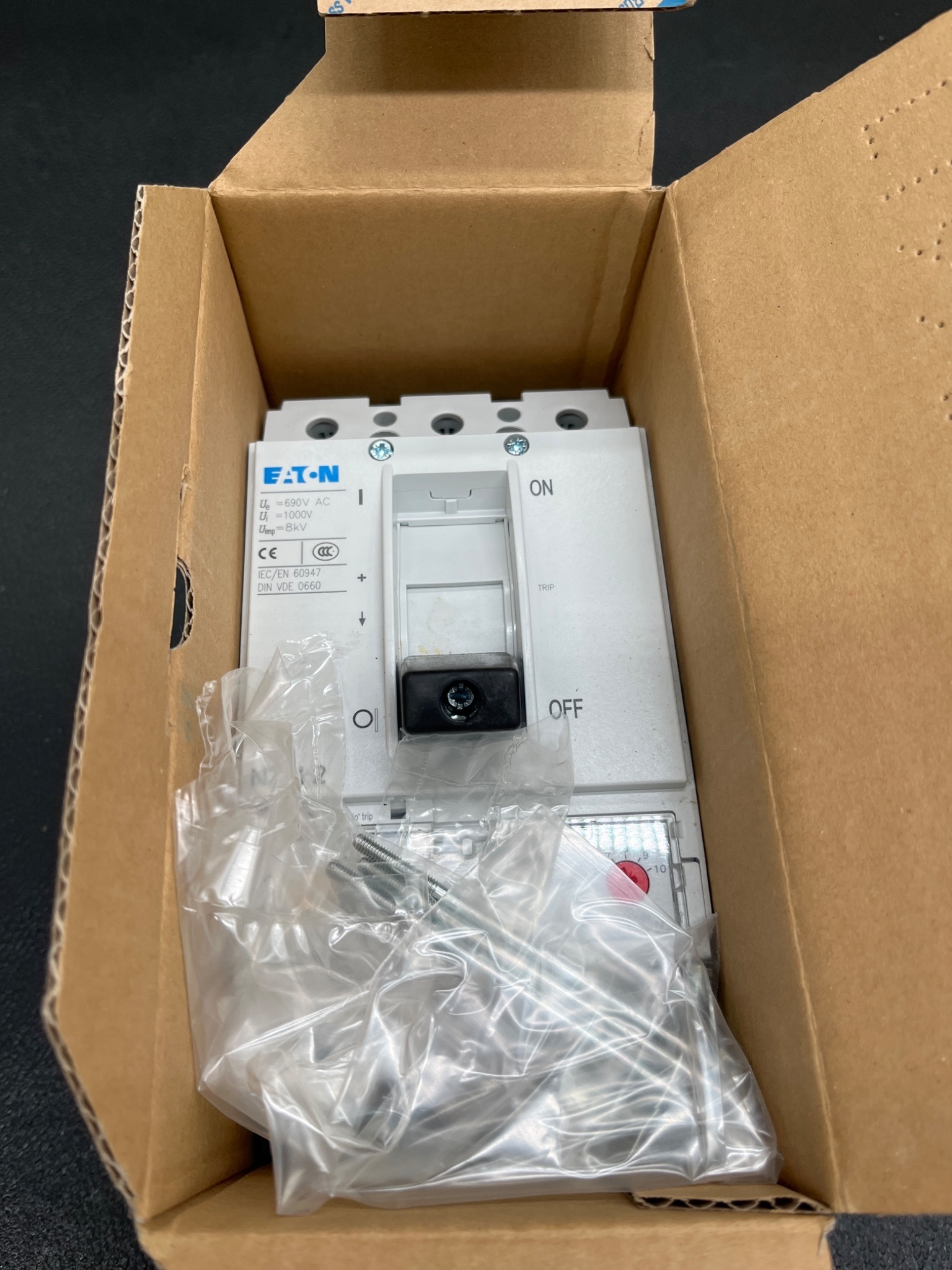 EATON NZMH2‑A160‑NA Molded Case Circuit Breaker 3‑Pole Adjustable NEW 1