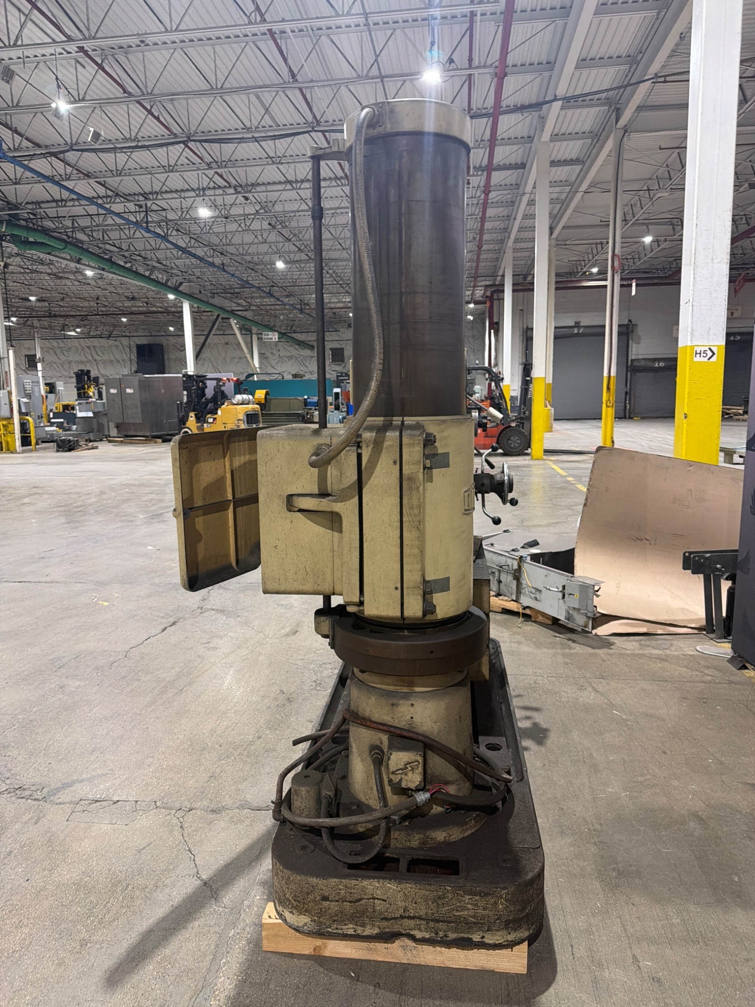4′ X 13″ Ooya RE-1225H Radial Arm Drill With Box Table USED 4