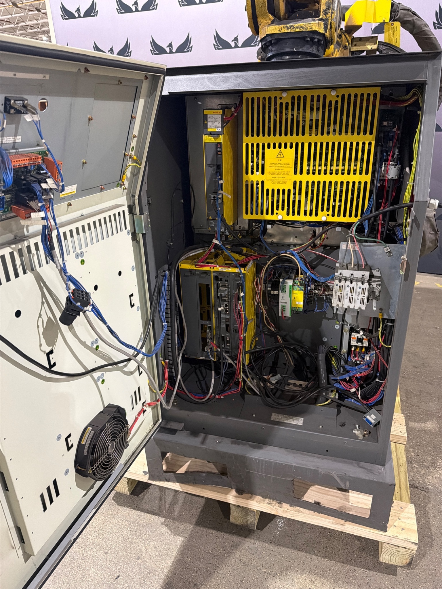 FANUC R-2000iB/210F Complete w/ R-30iB Controls USED 4