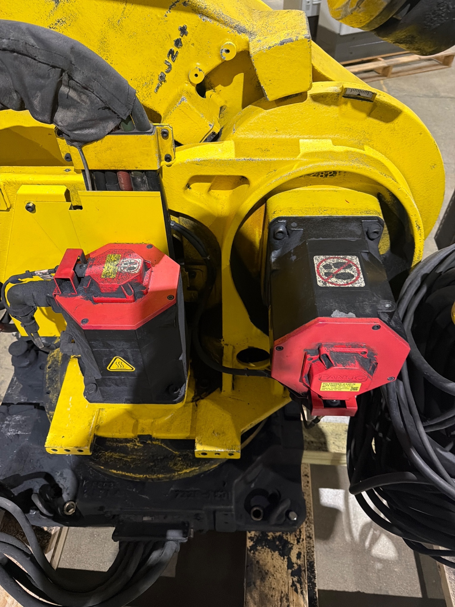 FANUC R-2000iB/210F Complete w/ R-30iB Controls USED 3