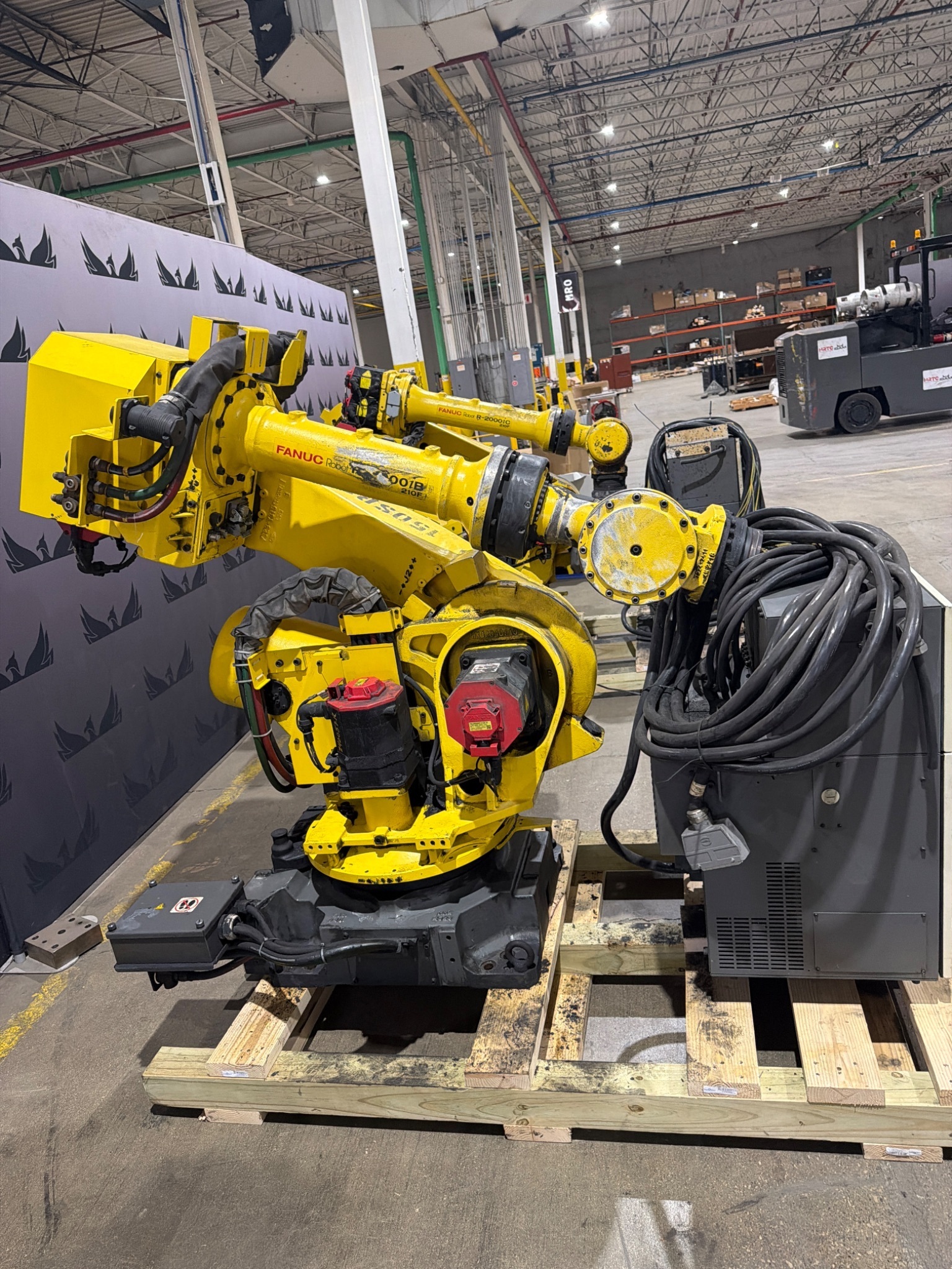 FANUC R-2000iB/210F Complete w/ R-30iB Controls USED 3