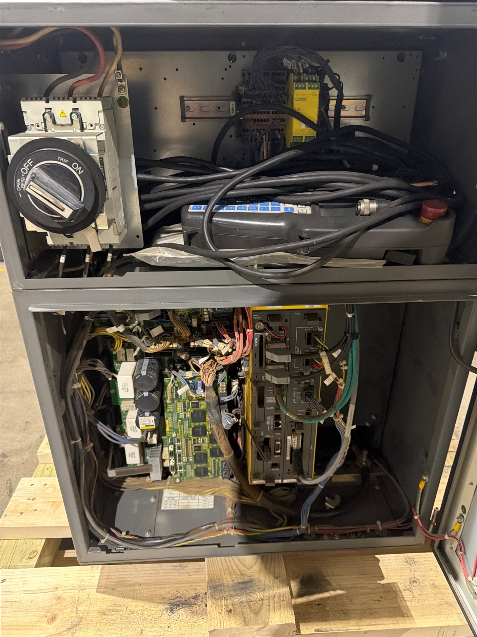 FANUC R-2000iB/210F Complete w/ R-30iB Controls USED 7
