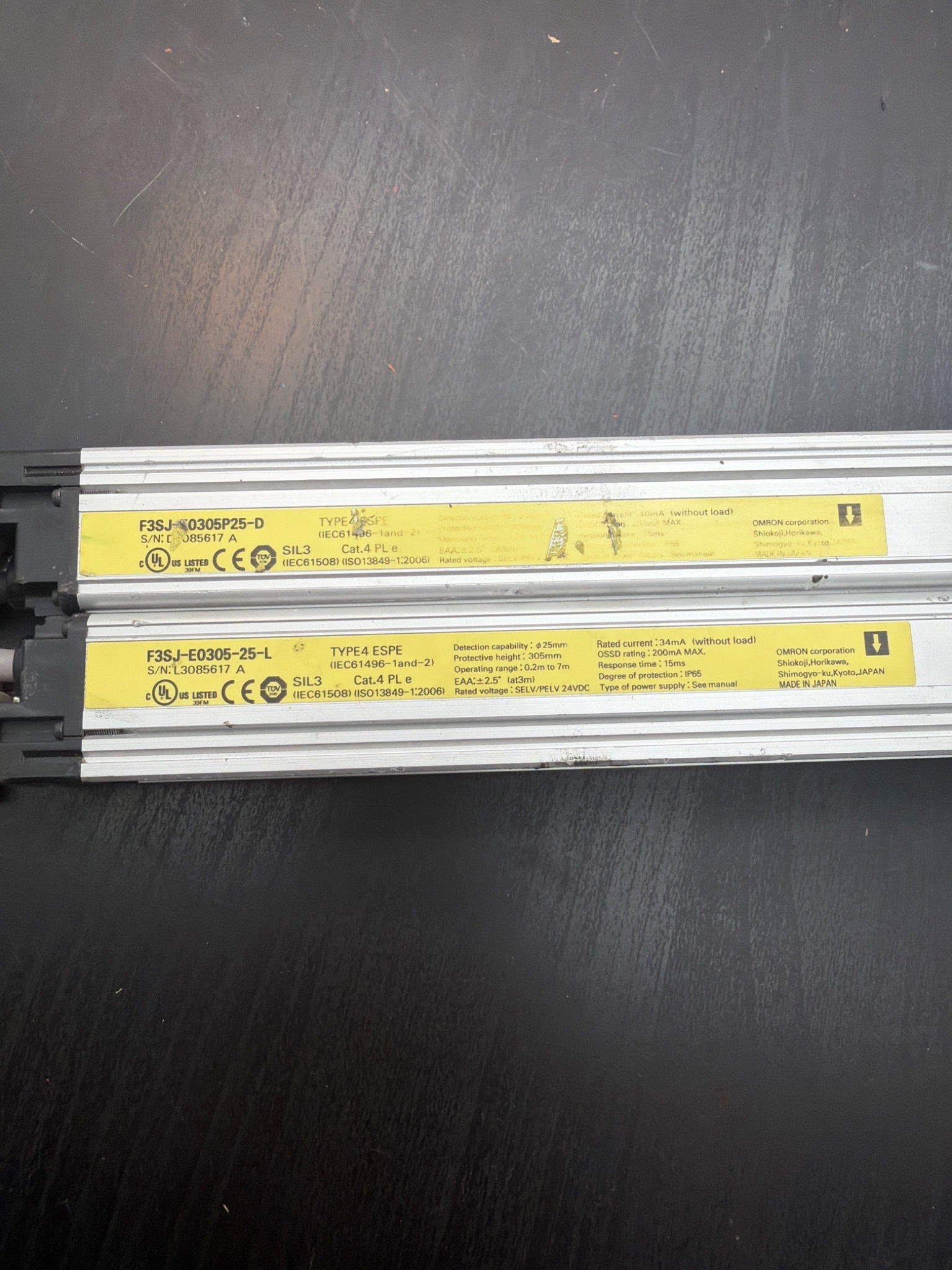 OMRON F3SJ‑E0305P25‑D / F3SJ‑E0305P25‑L Light Curtain Set (305mm) USED 3