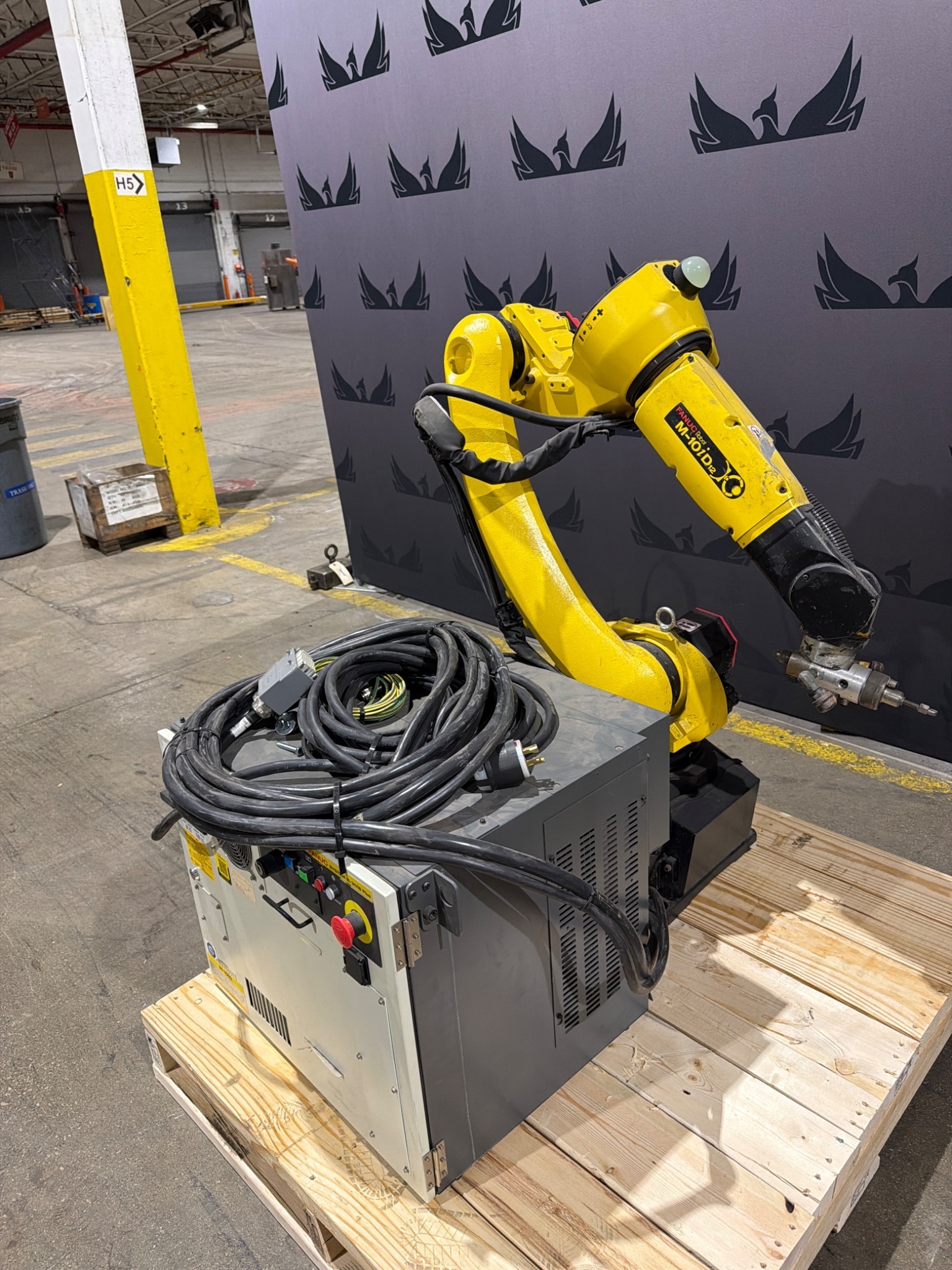 FANUC M-10iD/12 Complete w/ R-30iB PLUS Controller USED - Missing Pendant 2