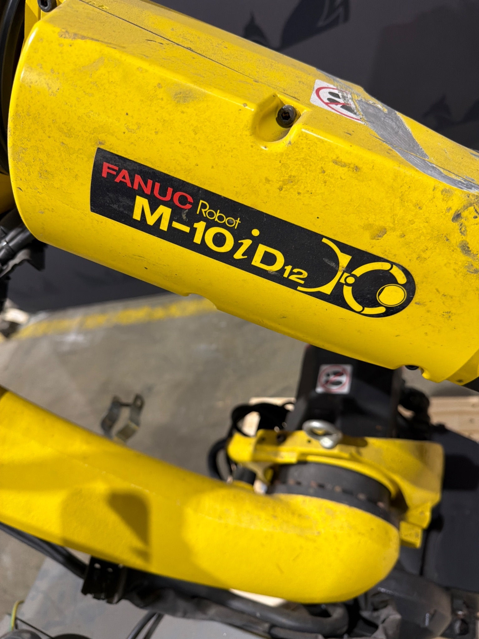 FANUC M-10iD/12 Complete w/ R-30iB PLUS Controller USED - Missing Pendant 3