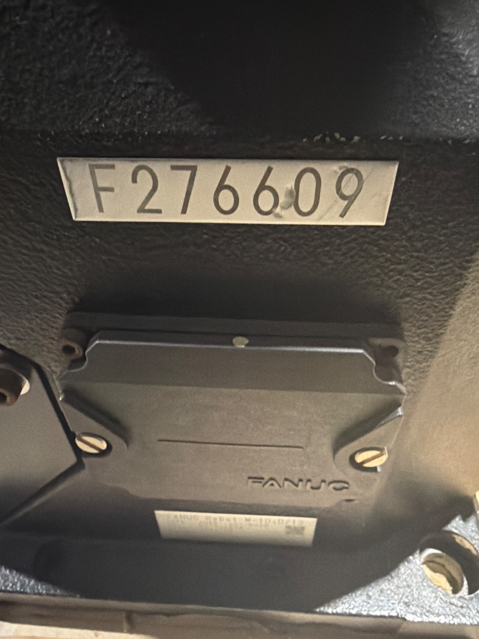 FANUC M-10iD/12 Complete w/ R-30iB PLUS Controller USED - Missing Pendant 4