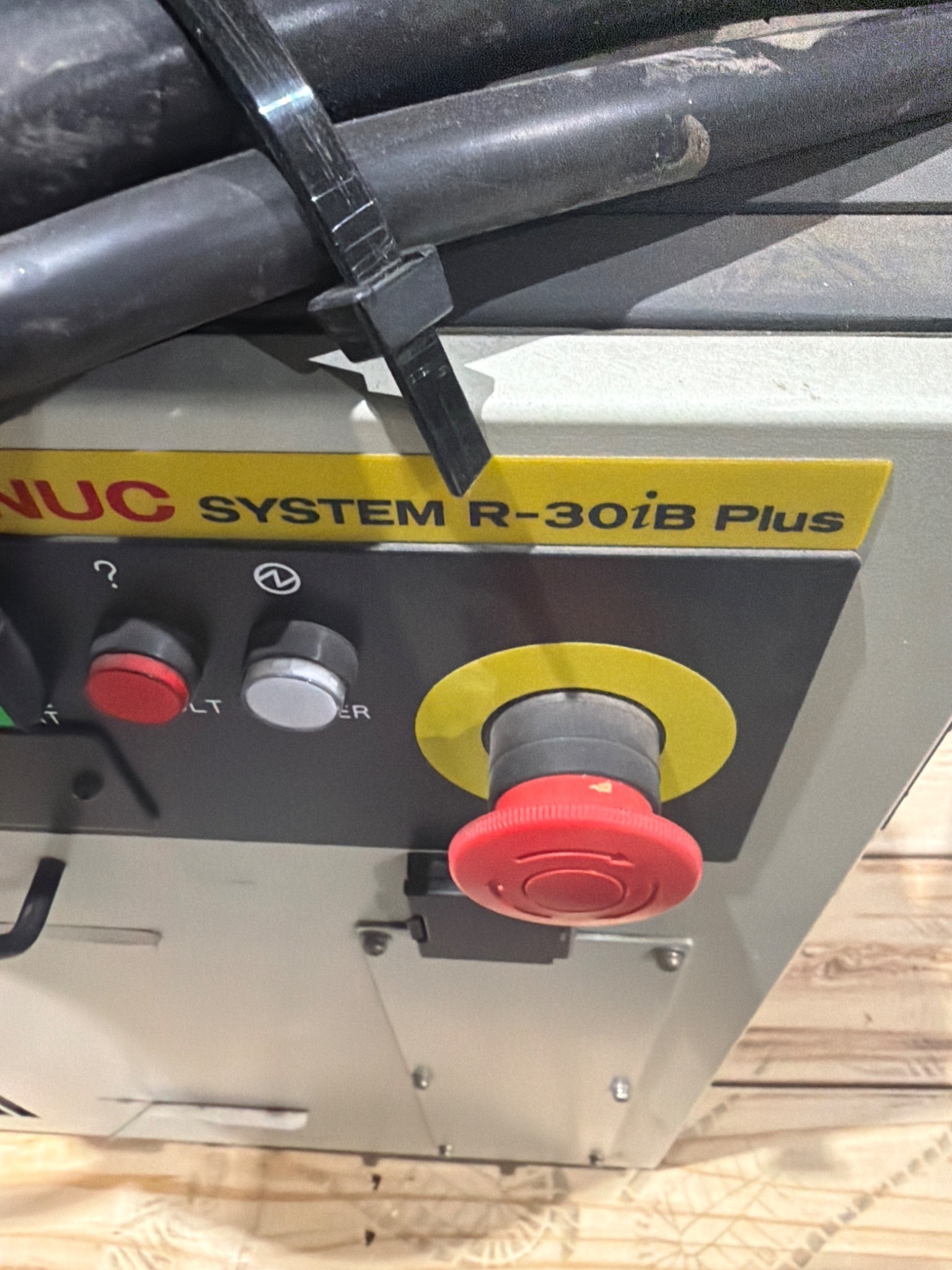 FANUC M-10iD/12 Complete w/ R-30iB PLUS Controller USED - Missing Pendant 5