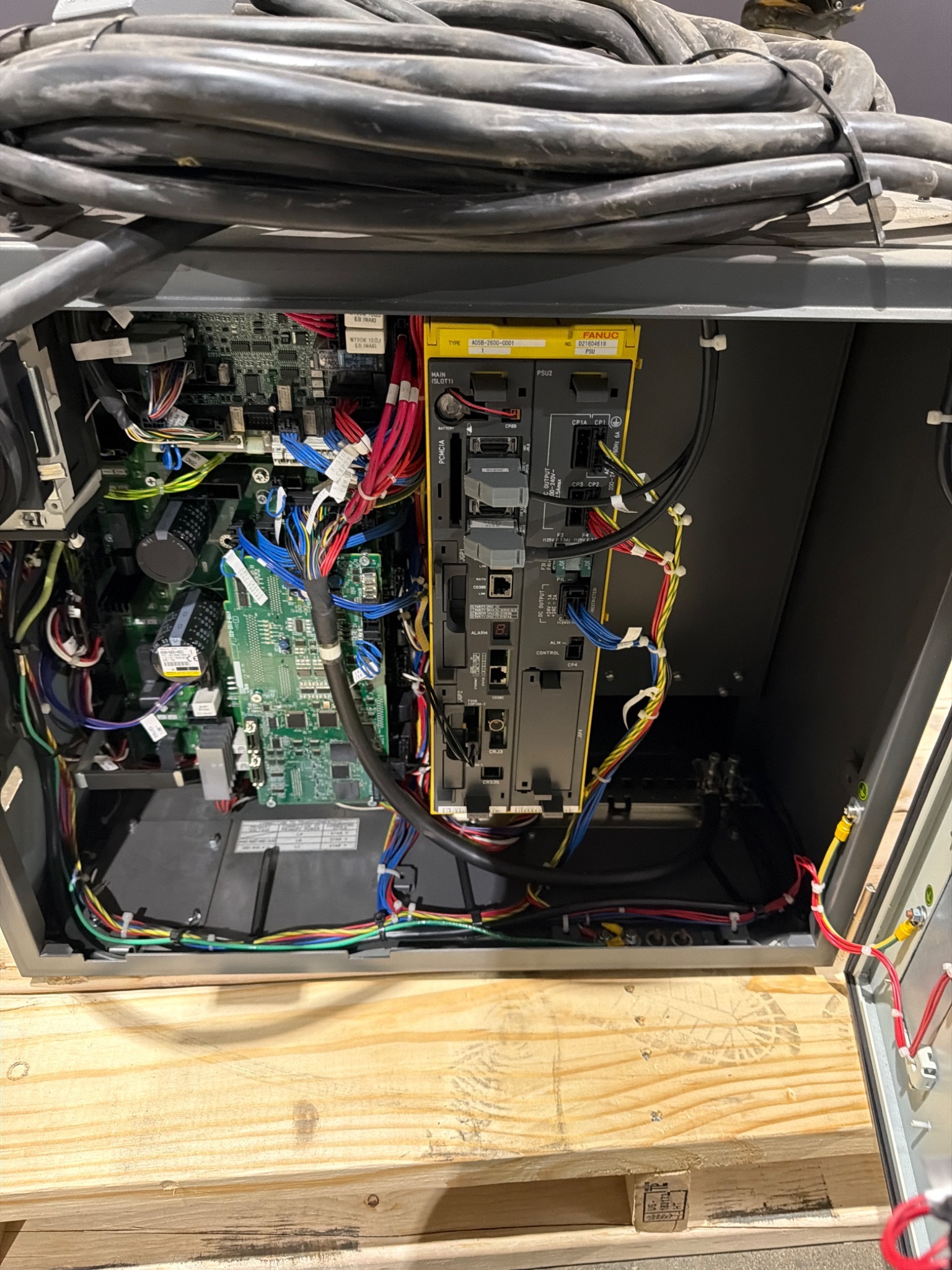 FANUC M-10iD/12 Complete w/ R-30iB PLUS Controller USED - Missing Pendant 7