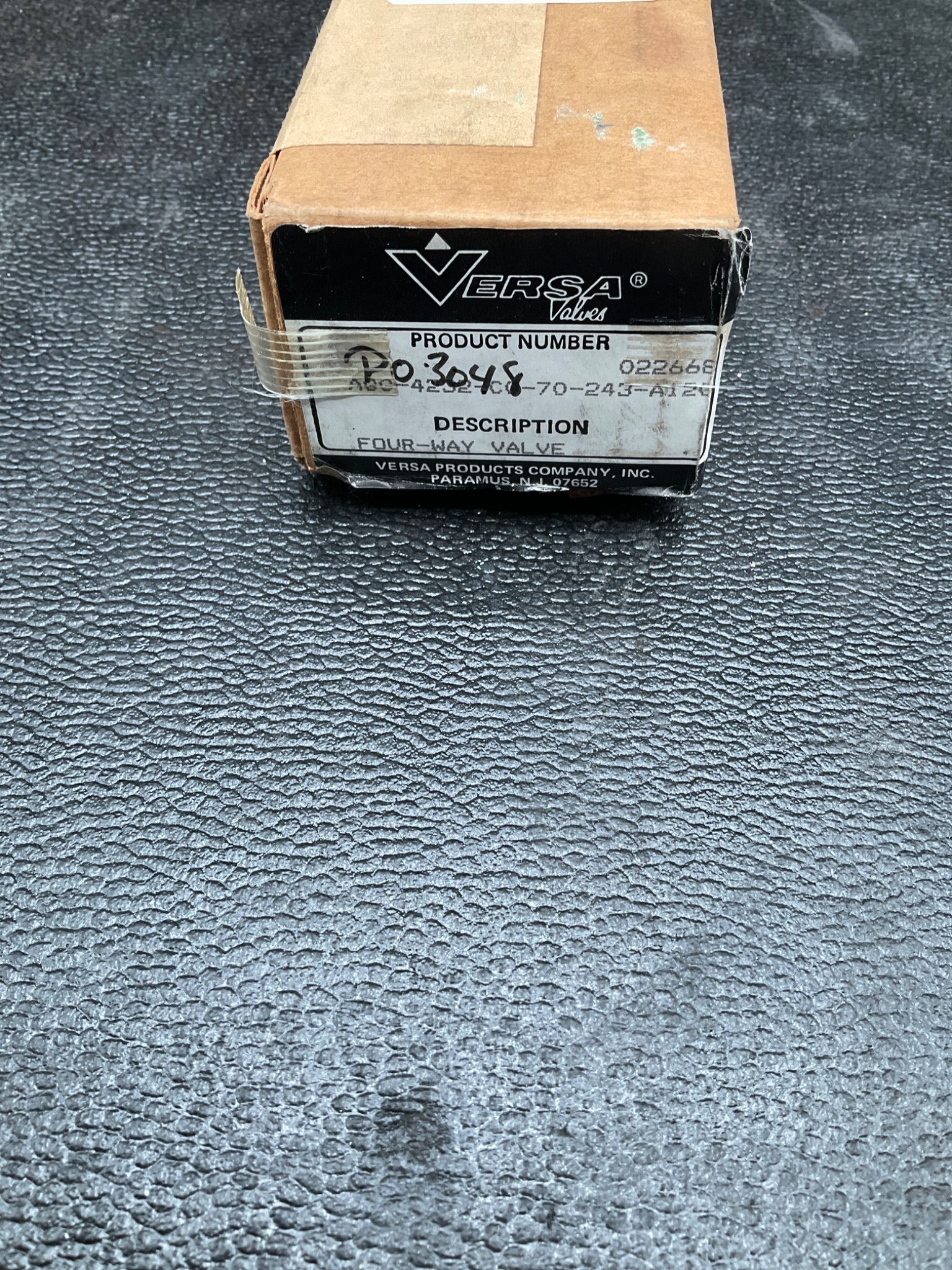 VERSA AGG‑4232‑CG‑70‑243‑A120 Four‑Way Solenoid Valve NEW 2