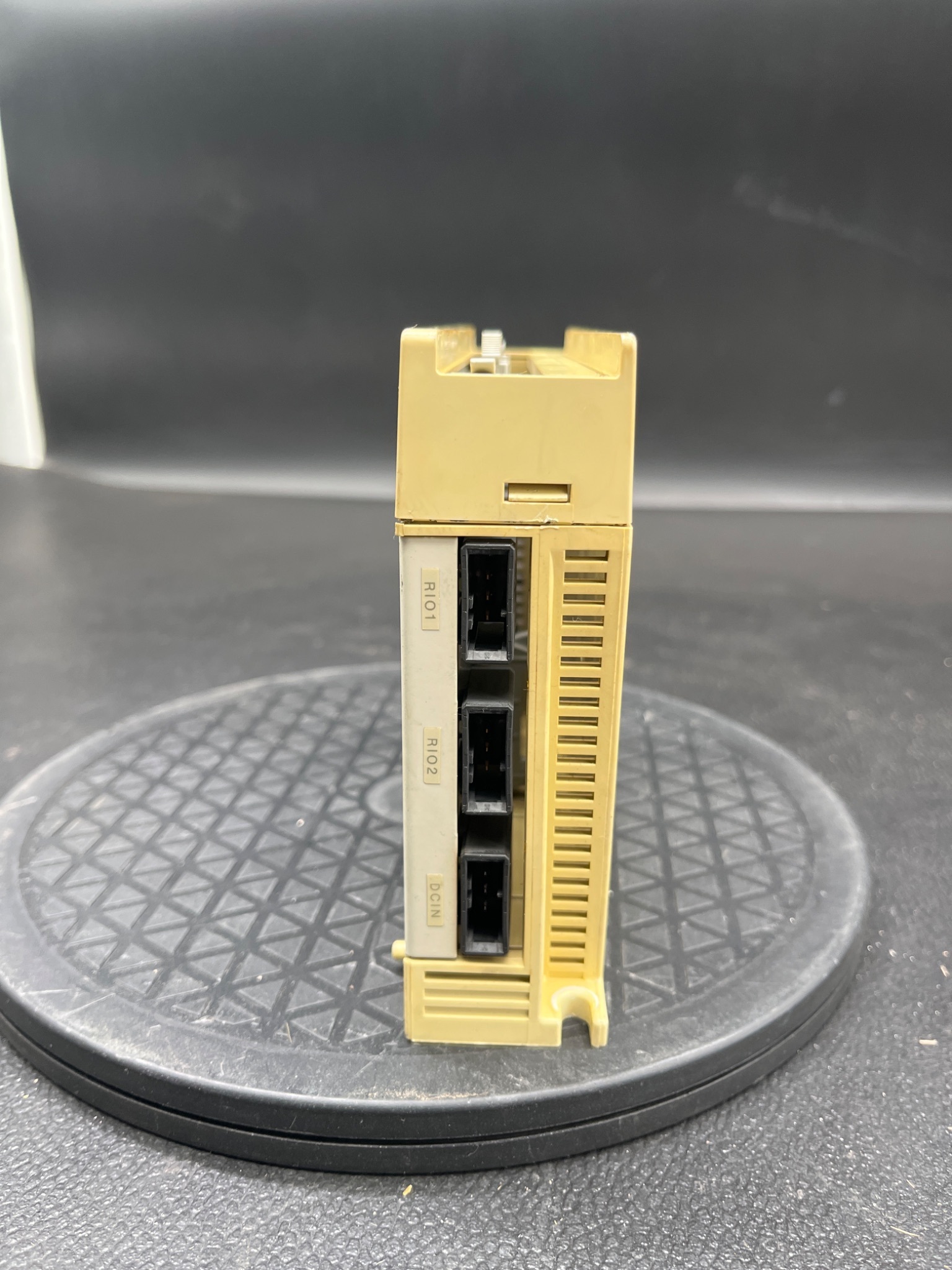MITSUBISHI ELECTRIC FCUA‑DX100 Remote I/O Unit 24VDC USED 0