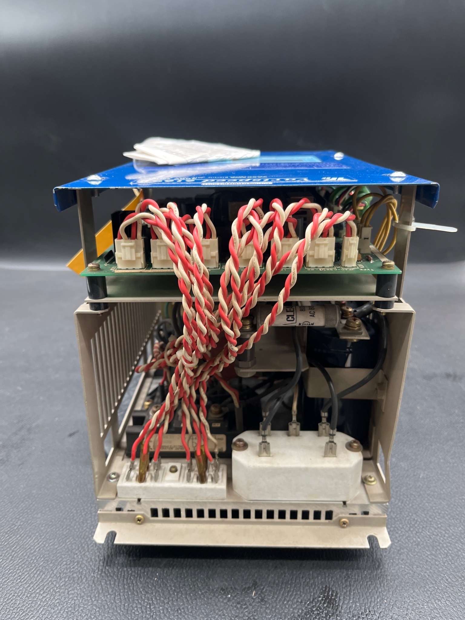YASKAWA VARISPEED 616GII CIMR‑H2.2G2 AC Drive USED 4