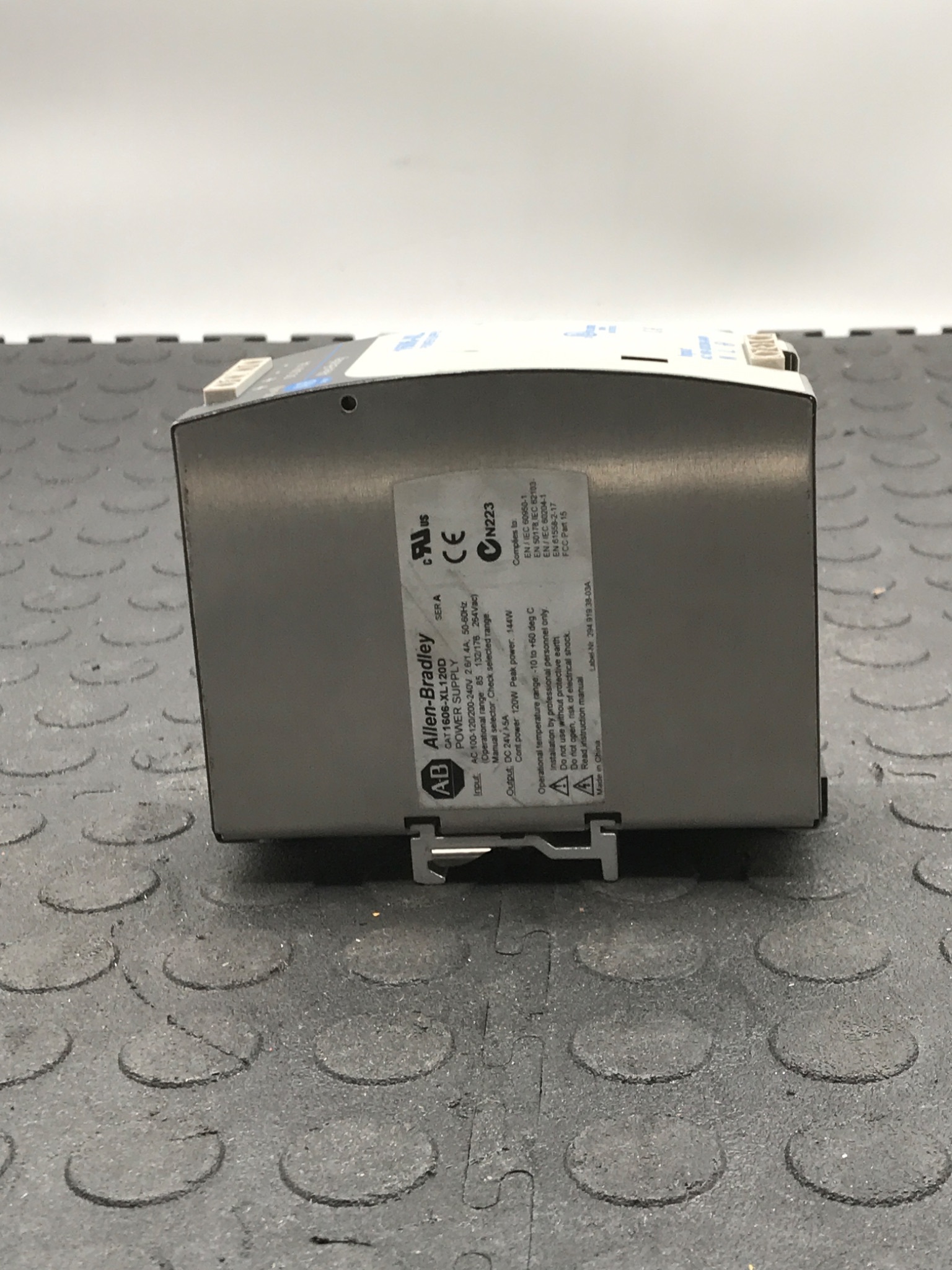 ALLEN BRADLEY 1606-XL120D 24V 5A DIN Rail Power Supply USED 2