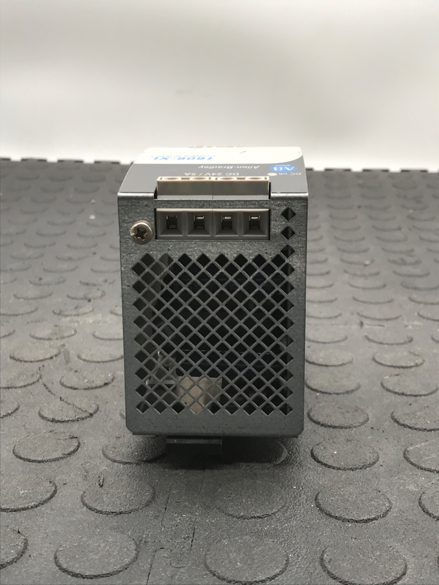 ALLEN BRADLEY 1606-XL120D 24V 5A DIN Rail Power Supply USED 4