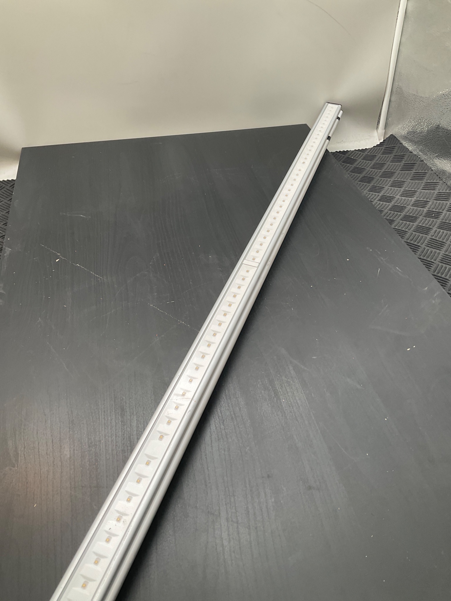 ECOSENSE L35‑I‑48‑10‑40‑80‑MULT‑120 TROV LED Light USED 1
