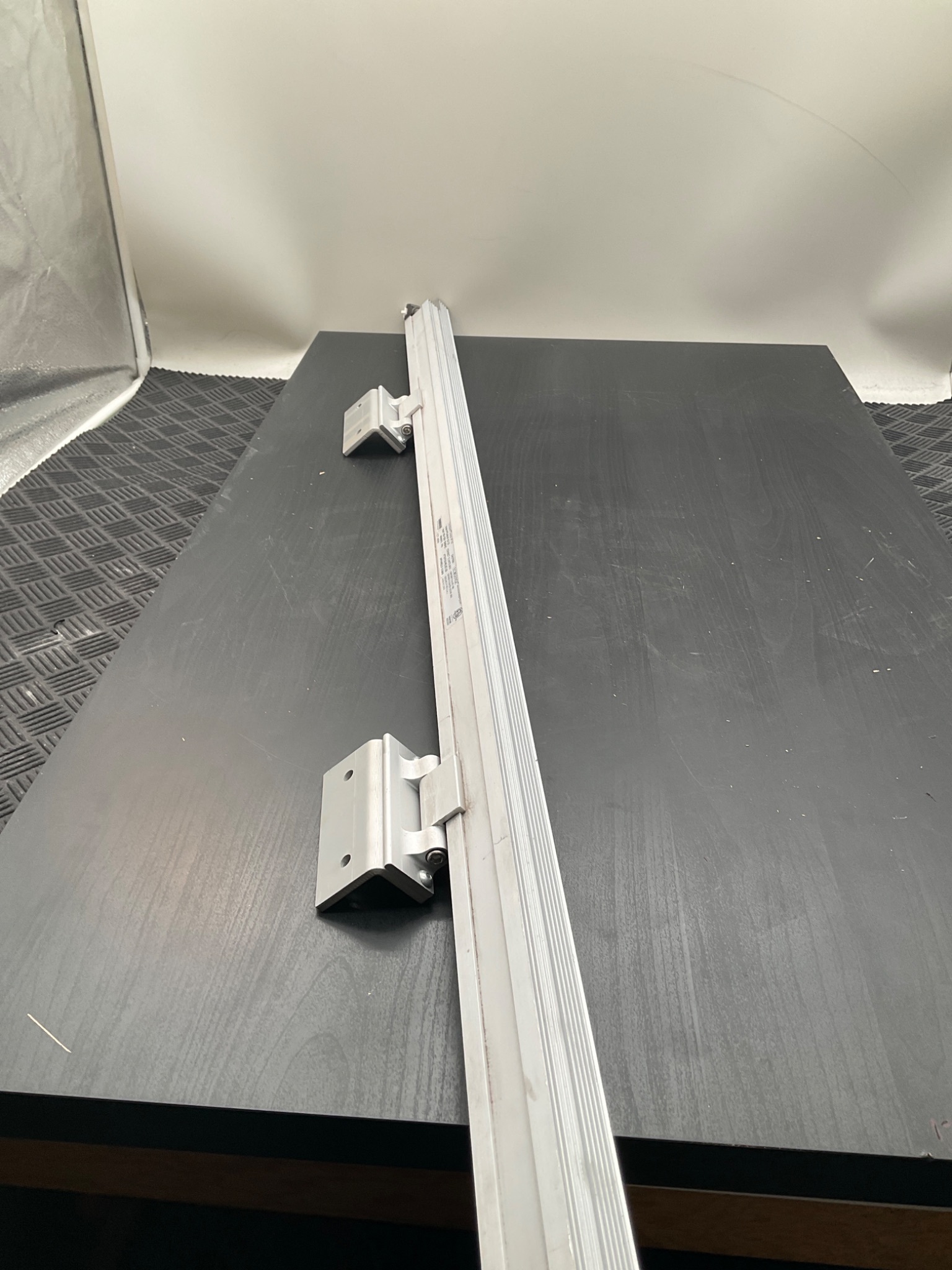ECOSENSE HPIS‑48‑40‑120‑120 EcoSpec Linear HP INT LED Light USED 1
