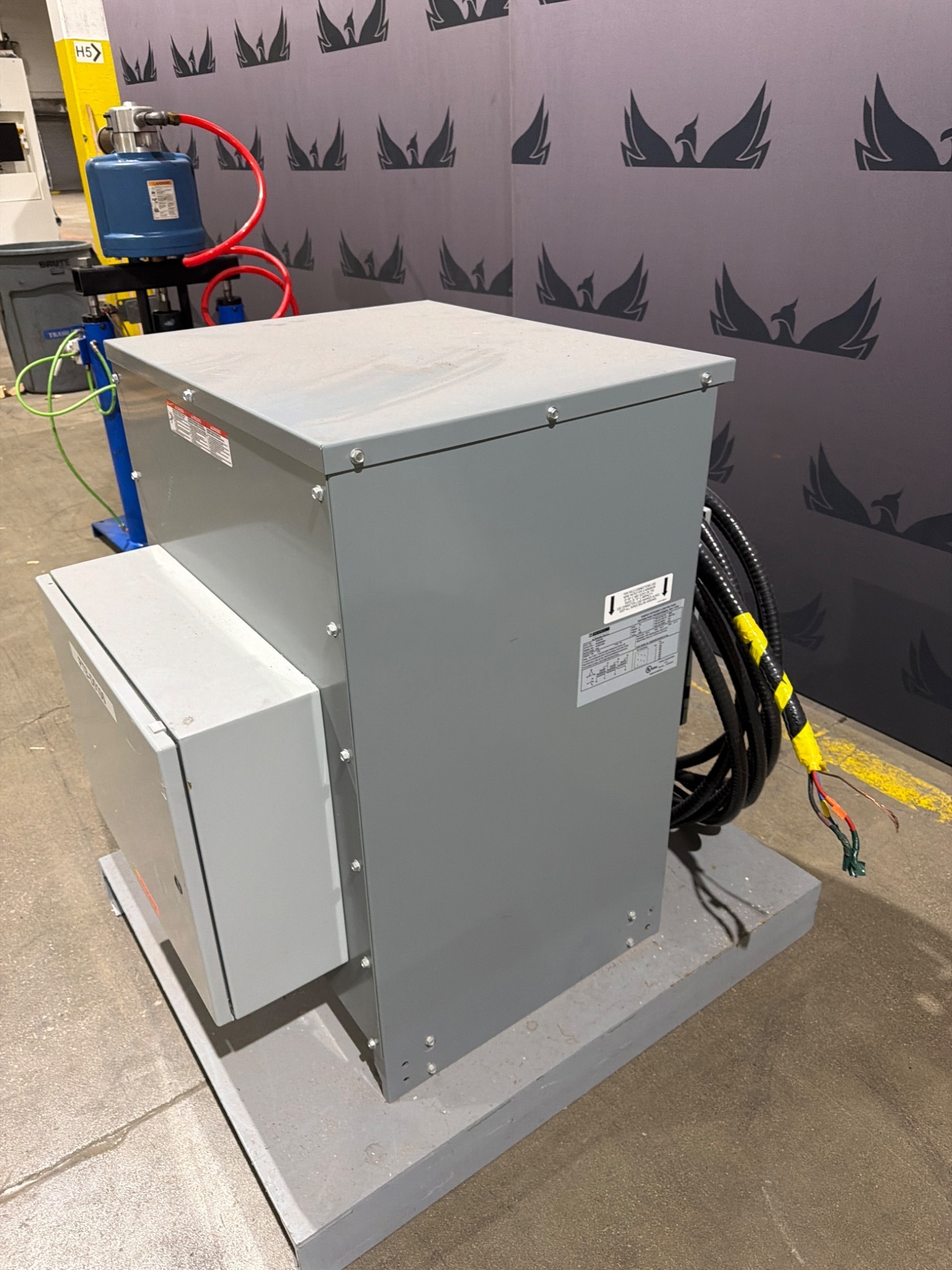 SQUARE D EX30T3H 30kVA Dry‑Type Distribution Transformer 480D – 208Y/120V USED 2