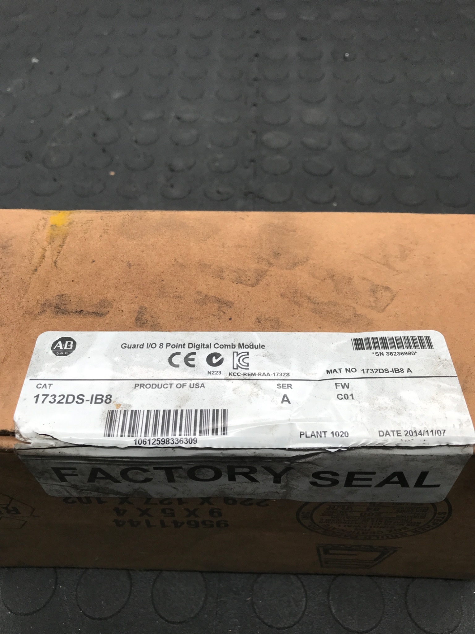 ALLEN BRADLEY 1732DS‑IB8 Guard I/O 8 Point Digital Comb Module NEW 0