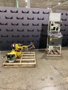 2003 FANUC M-16IB/20 + R-J3IB ROBOT ARM AND CONTROL PANEL NO TEACH PENDANT USED