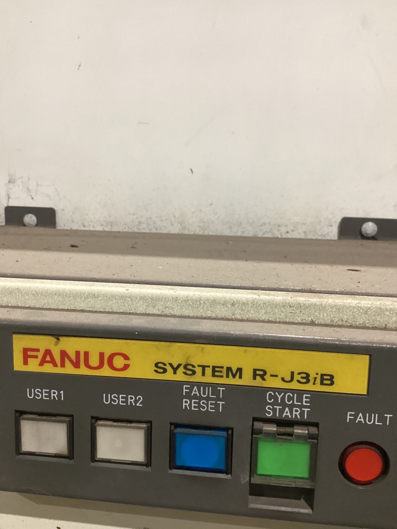 2003 FANUC M-16IB/20 + R-J3IB ROBOT ARM AND CONTROL PANEL NO TEACH PENDANT USED 9