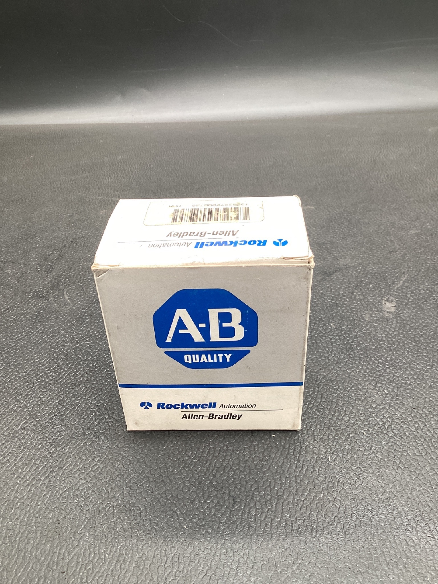 ALLEN BRADLEY 100‑A18ND3 AC Contactor NEW 1