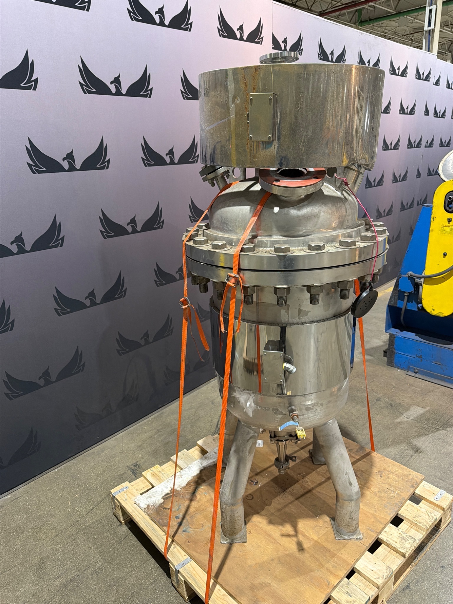 HYDROGENATION REACTOR WITH THERMOCOUPLE ASSEMBLY AND PROCESS HEATER; USED 2