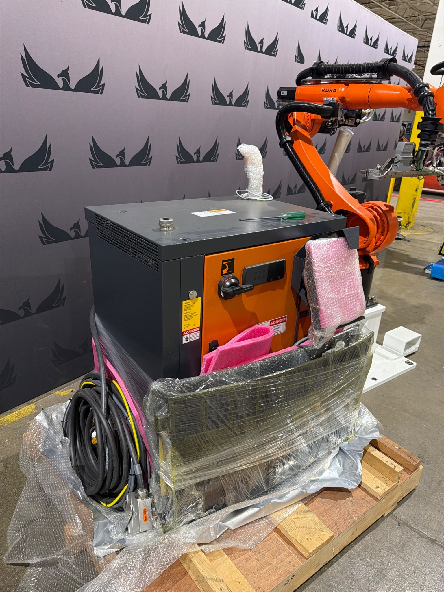 2021 KUKA KR20 1810-2/SEL ROBOT WITH KR C4 CONTROLLER AND SMARTPAD TEACH PENDANT; USED 2