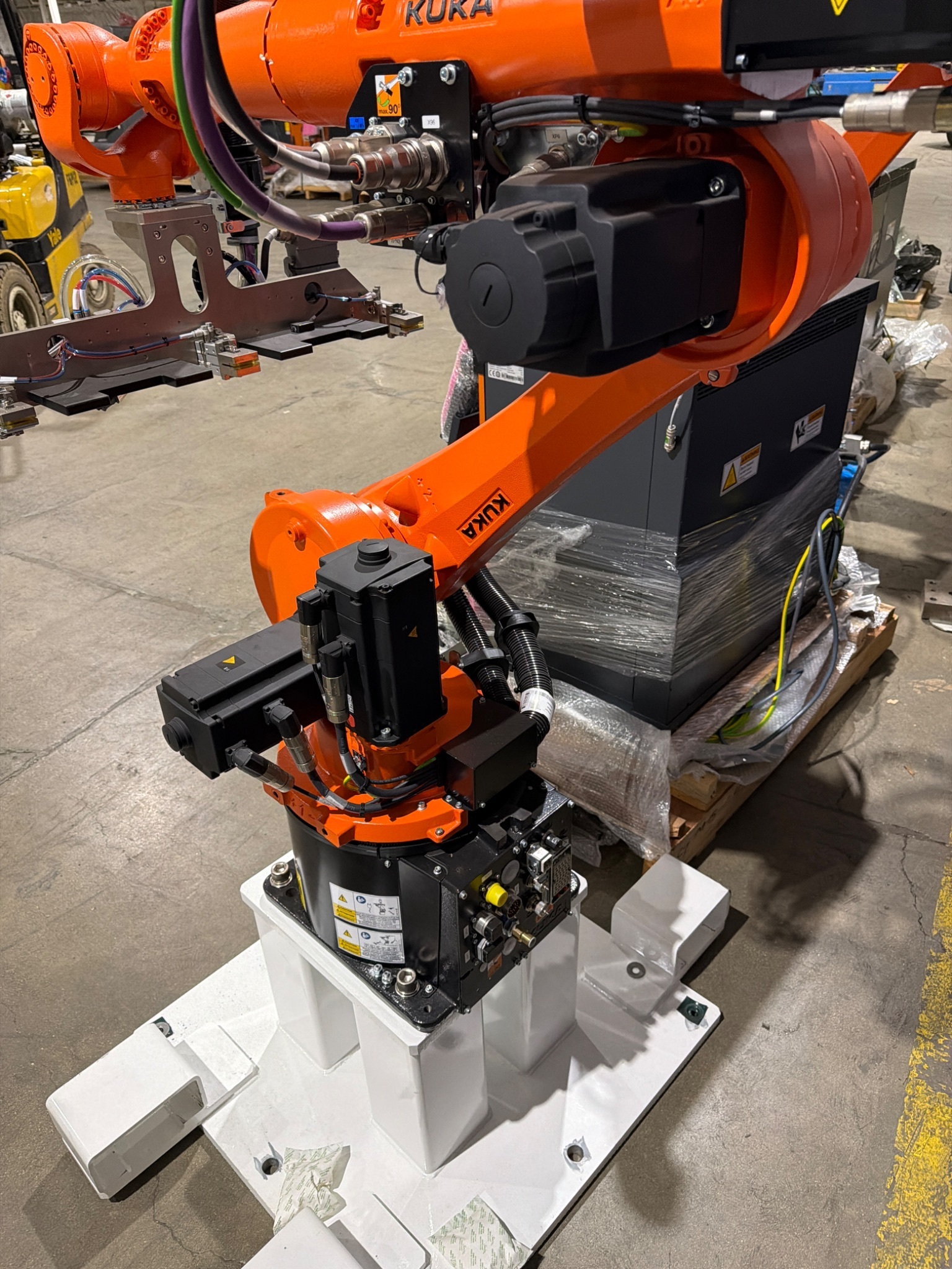 2021 KUKA KR20 1810-2/SEL ROBOT WITH KR C4 CONTROLLER AND SMARTPAD TEACH PENDANT; USED 8