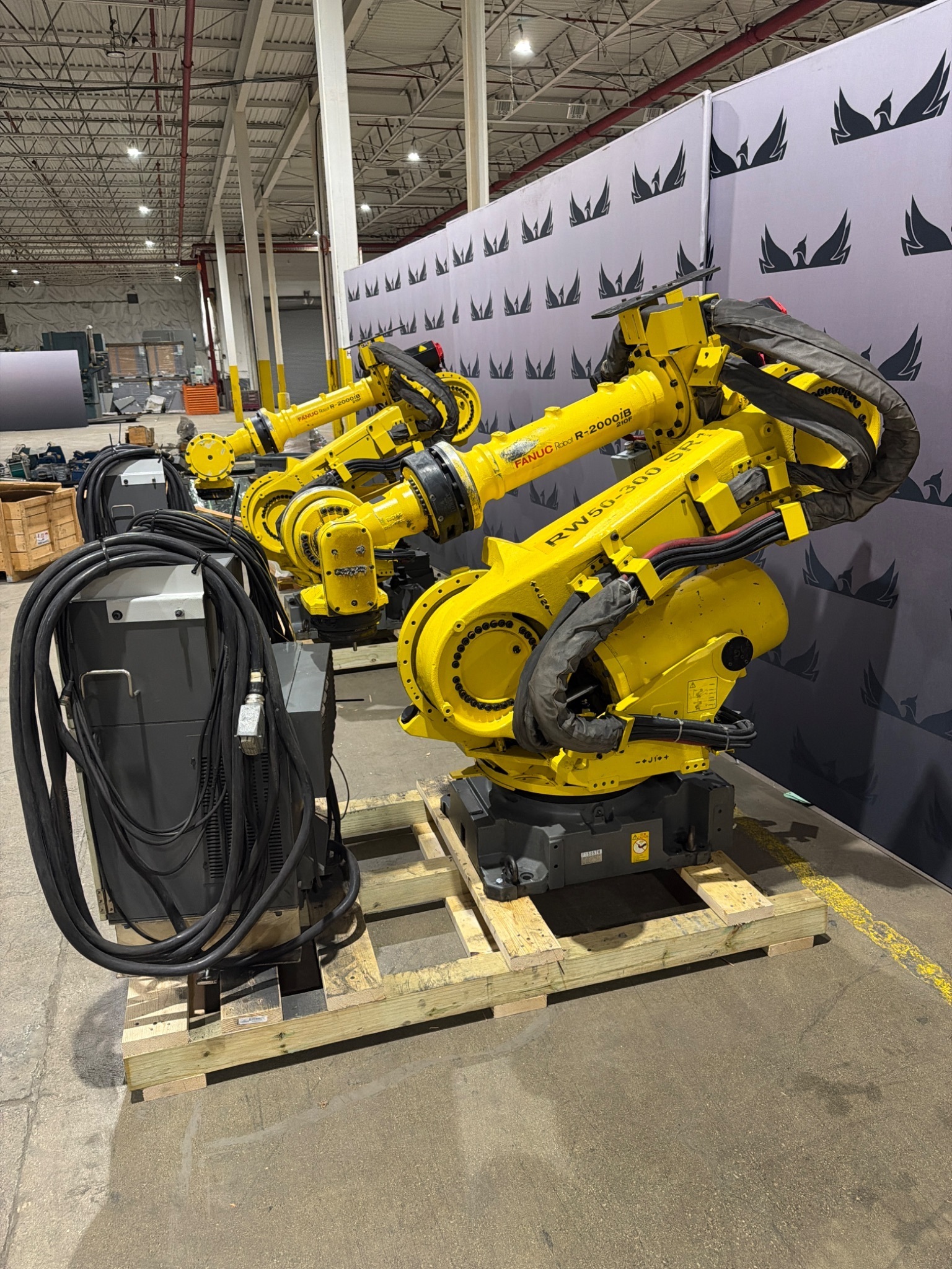 FANUC R‑2000iB/210F Robot Complete w/ R‑30iB Controls USED 4