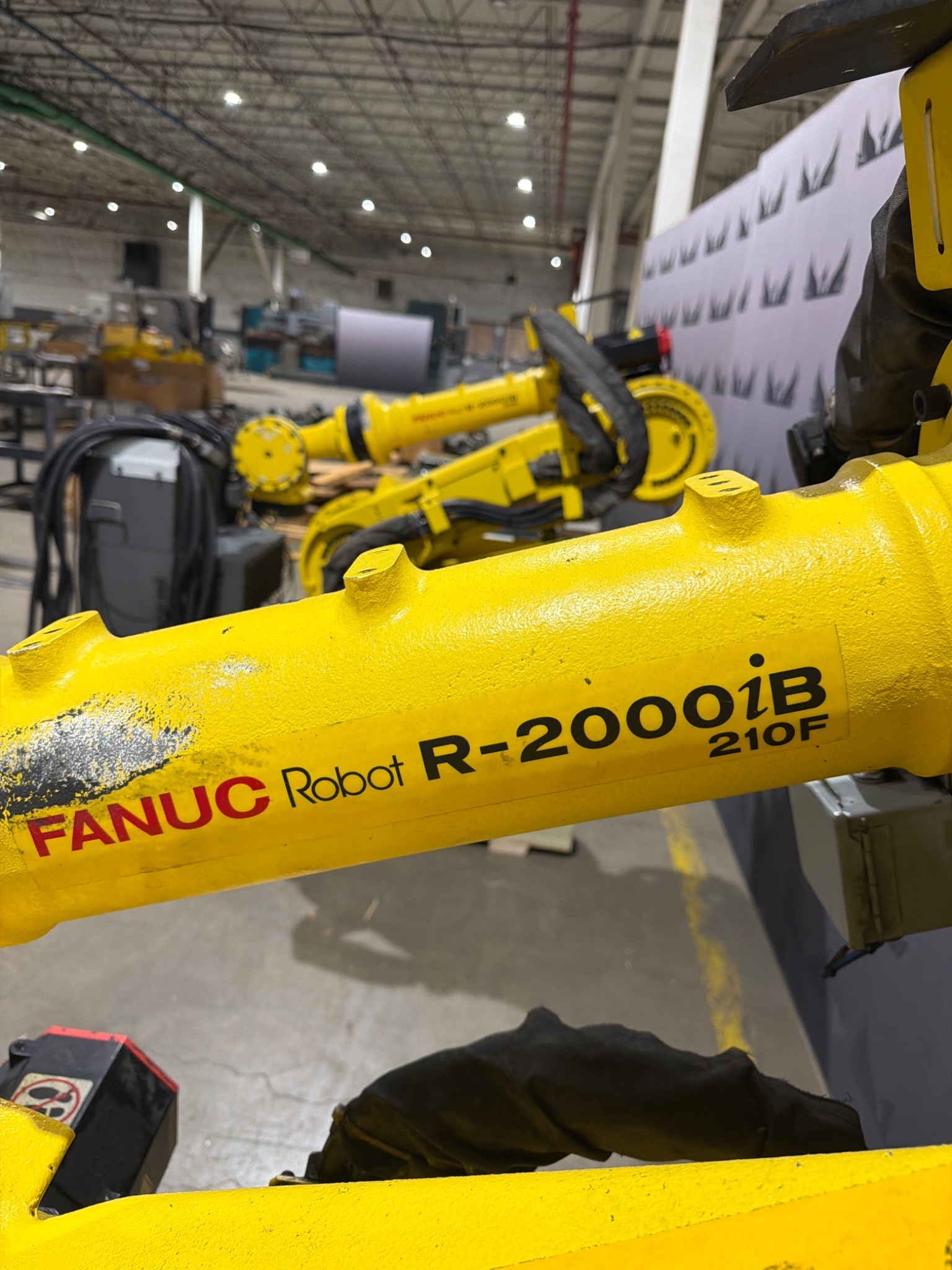 FANUC R‑2000iB/210F Robot Complete w/ R‑30iB Controls USED 5