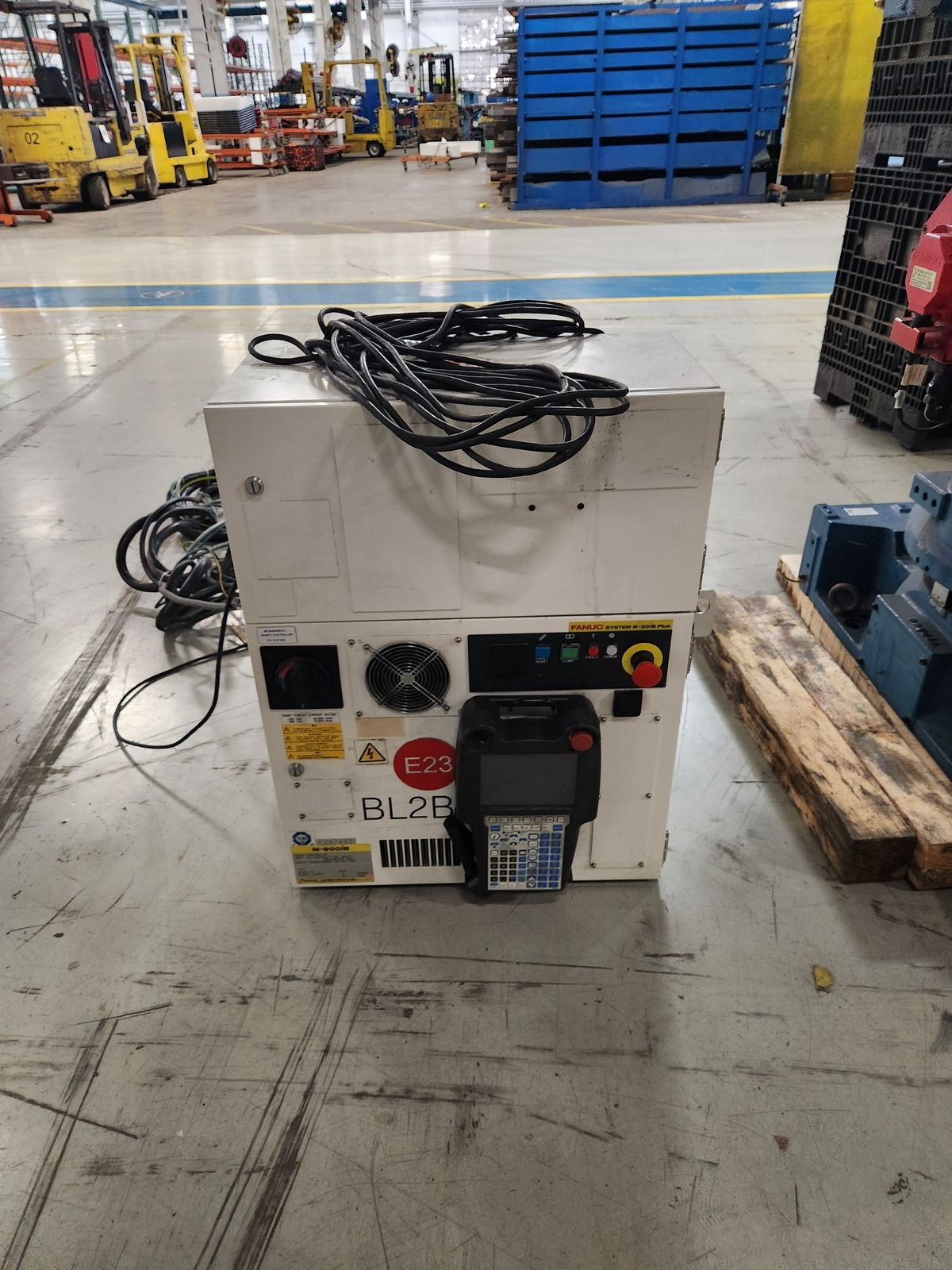 FANUC M‑900iB/280L Robot Complete w/ R‑30iB Plus Controller USED 3