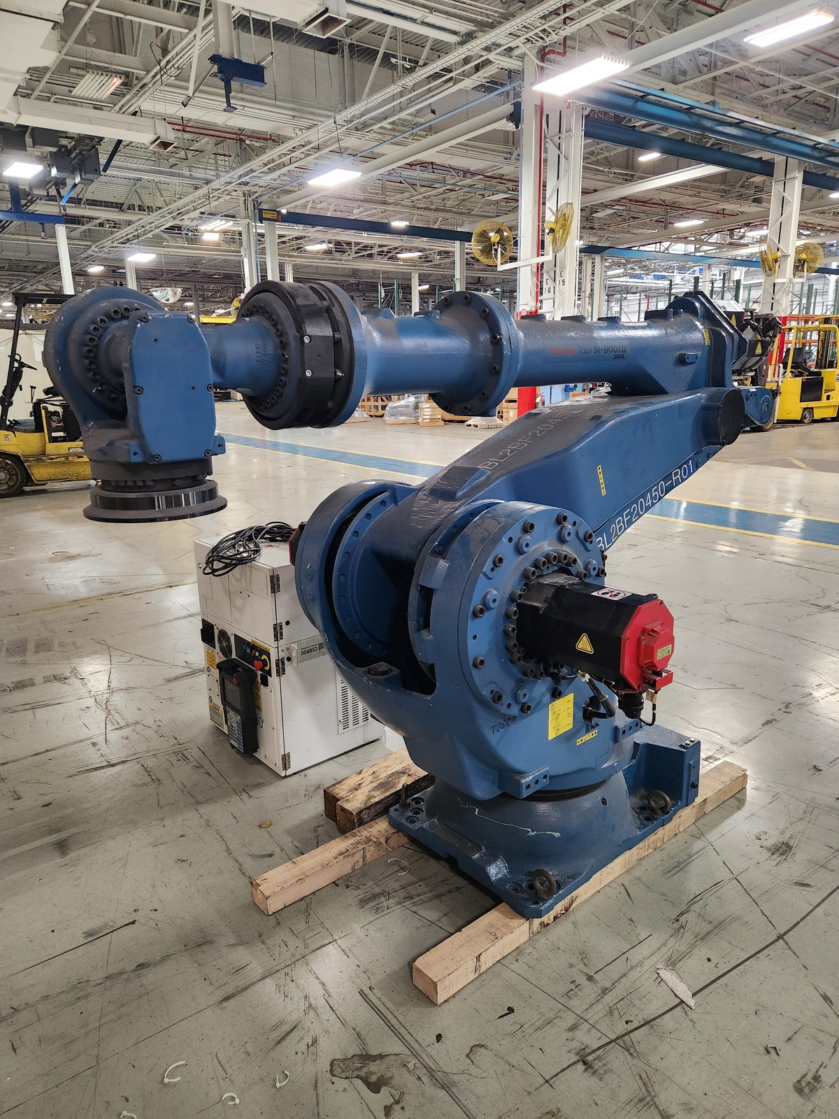 FANUC M‑900iB/280L Robot Complete w/ R‑30iB Plus Controller USED 4