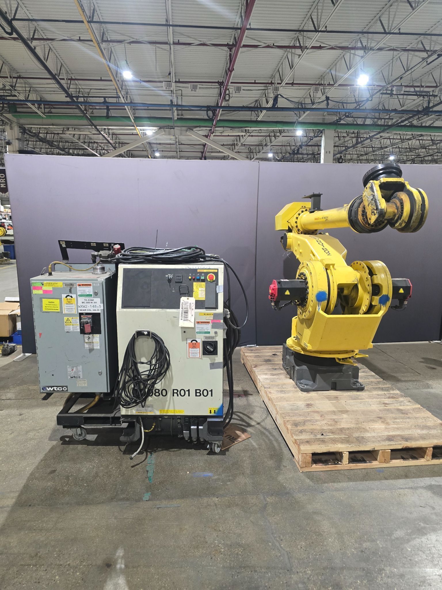 FANUC M-900iA/260L Complete w/ R-30iA Controls USED 13