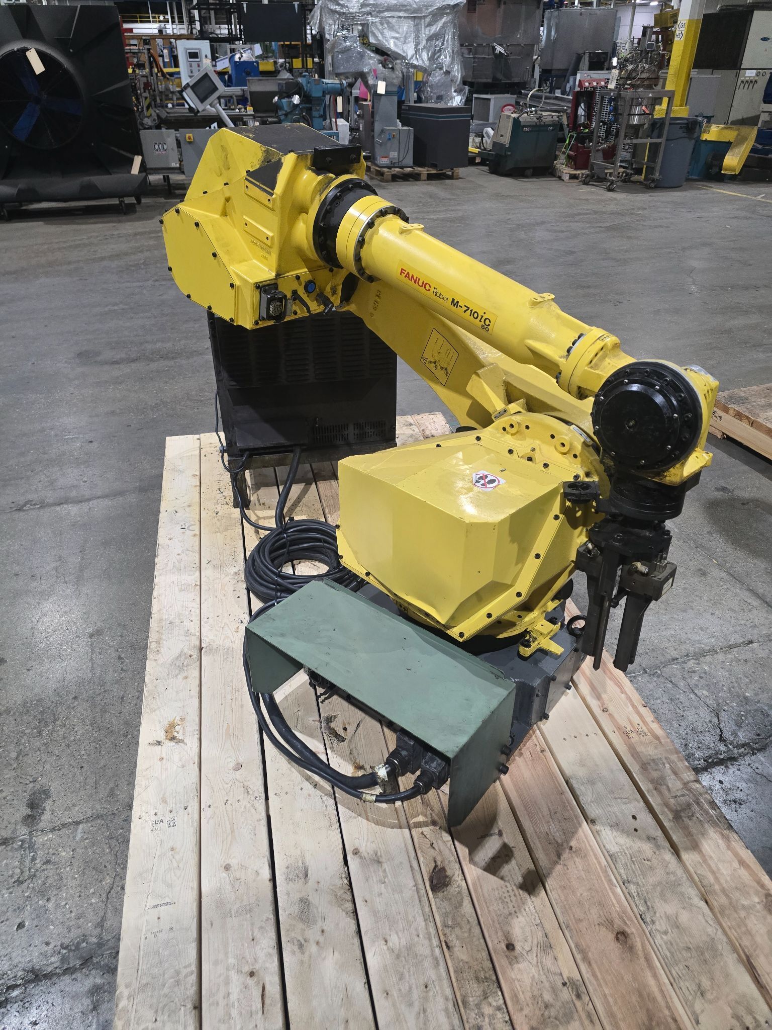 FANUC M710-ic50/R-30ib INDUSTRIAL ROBOTIC ARMS USED 14