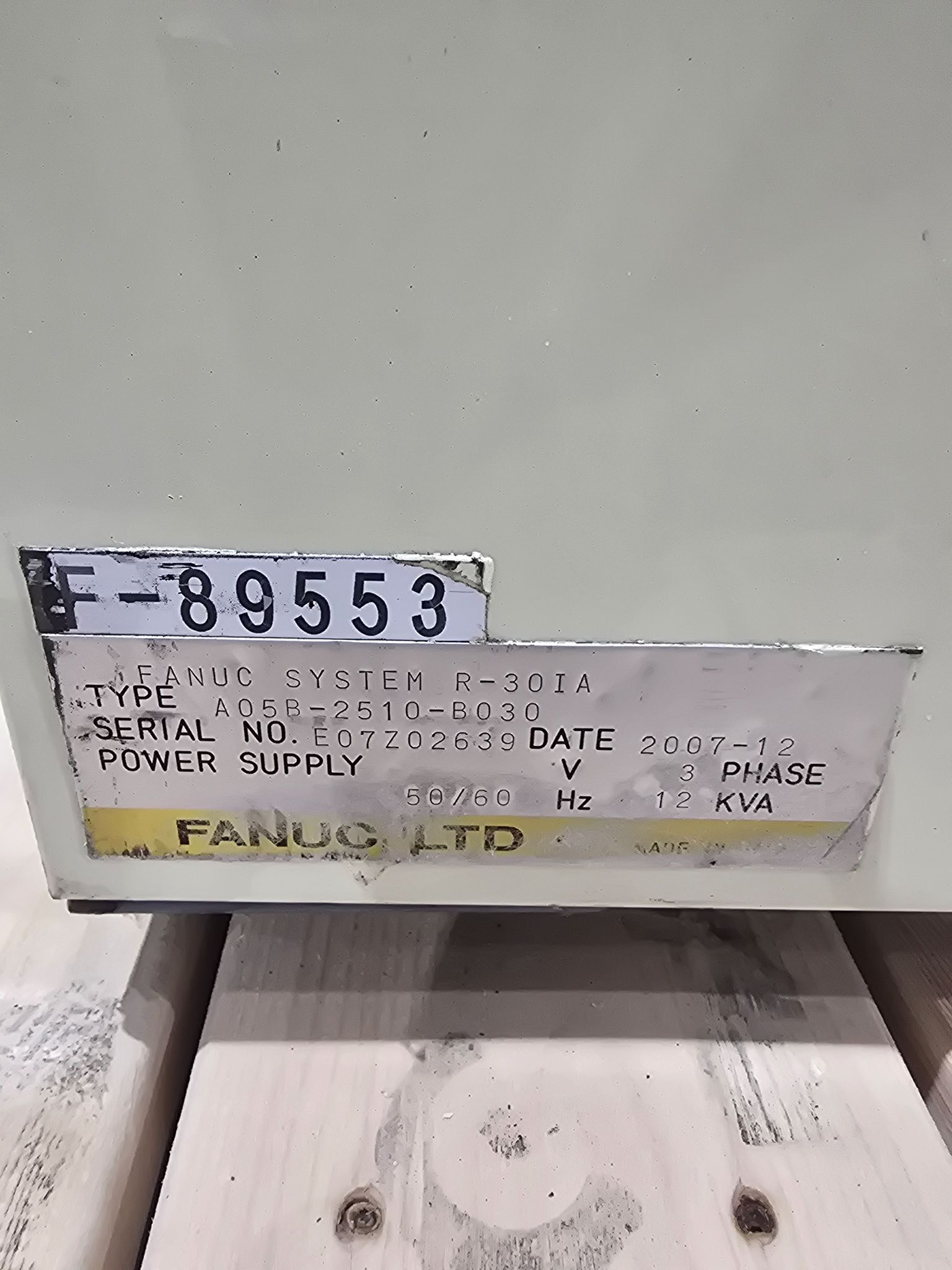 FANUC R2000IB/175L ROBOT ONLY DAMAGED CONNECTOR USED 8