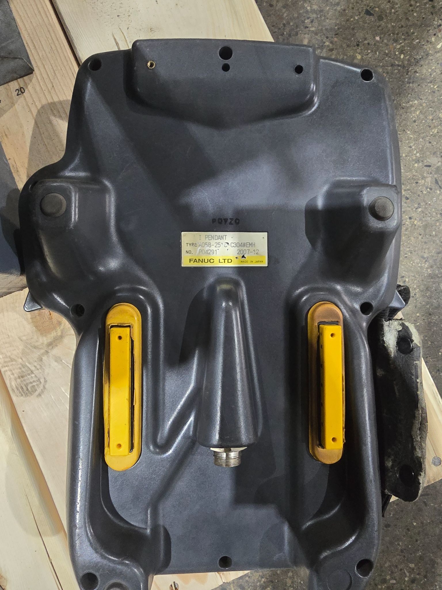 FANUC R2000IB/175L ROBOT ONLY DAMAGED CONNECTOR USED 10