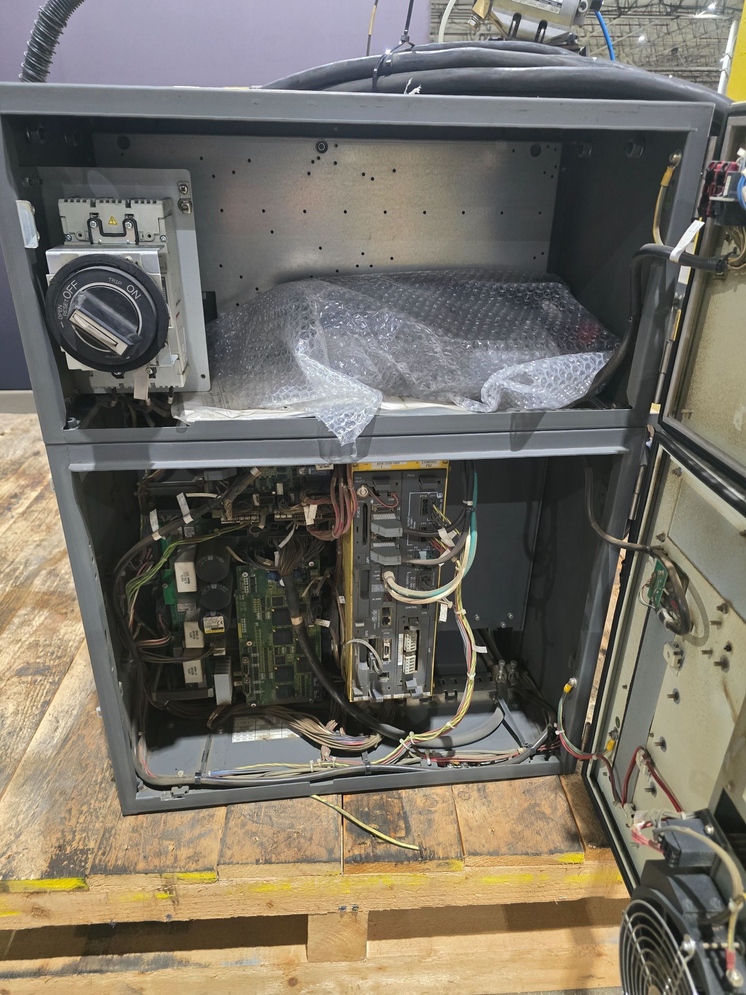 Fanuc ArcMate 120iC Complete with R‑30iB Controller USED 3