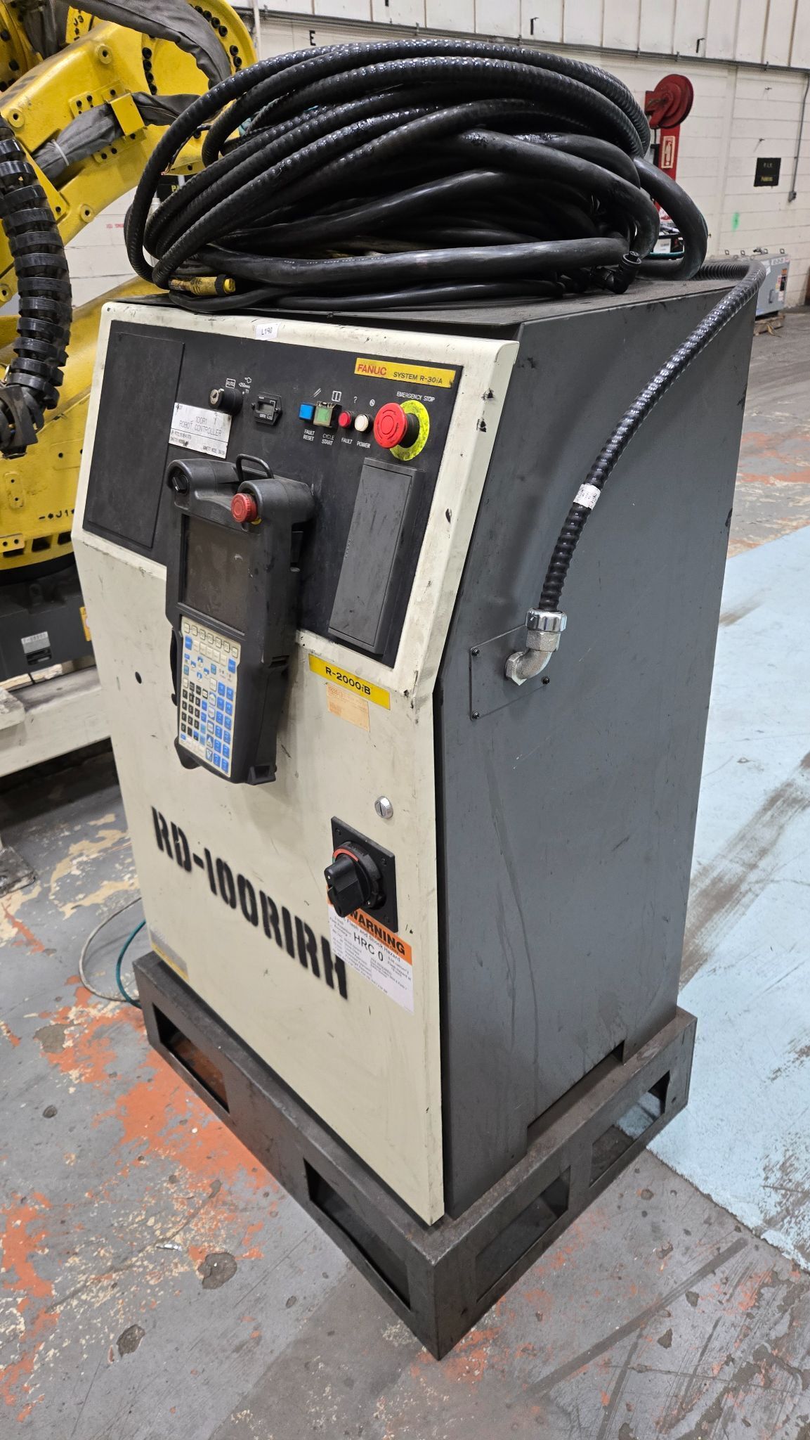 FANUC Robot R‑2000iB/210F Complete w/ R‑30iA Controller USED 6