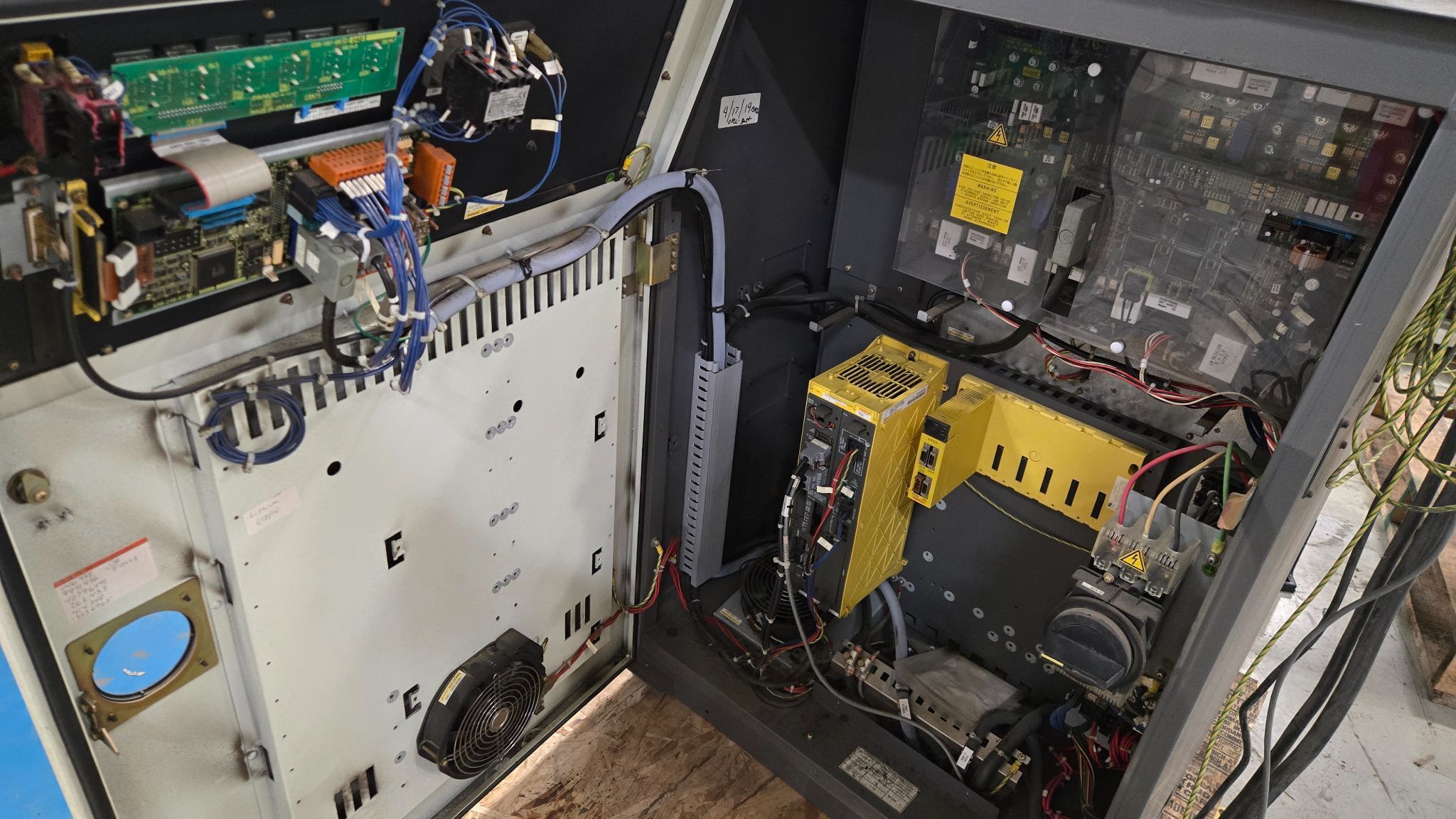 FANUC M‑16iB/20 Complete w/ R‑J3iB Controller USED 9