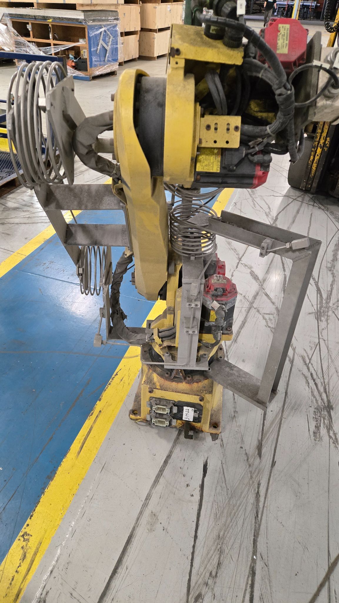 FANUC M‑16iB/20 Complete w/ R‑J3iB Controller USED 1