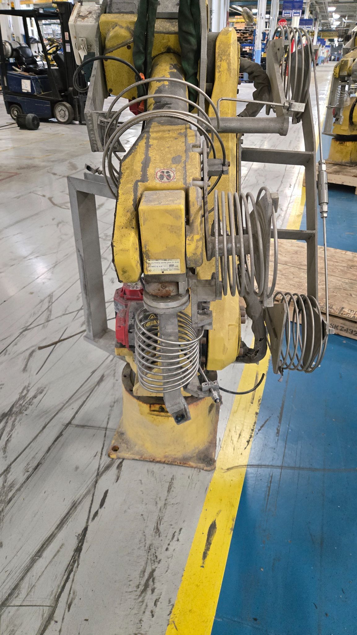 FANUC M‑16iB/20 Complete w/ R‑J3iB Controller USED 3