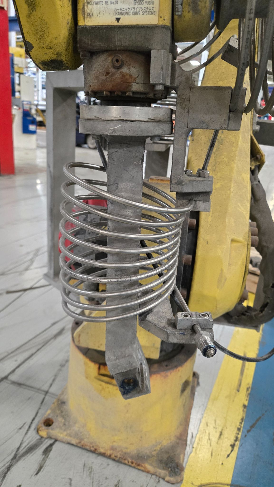 FANUC M‑16iB/20 Complete w/ R‑J3iB Controller USED 4